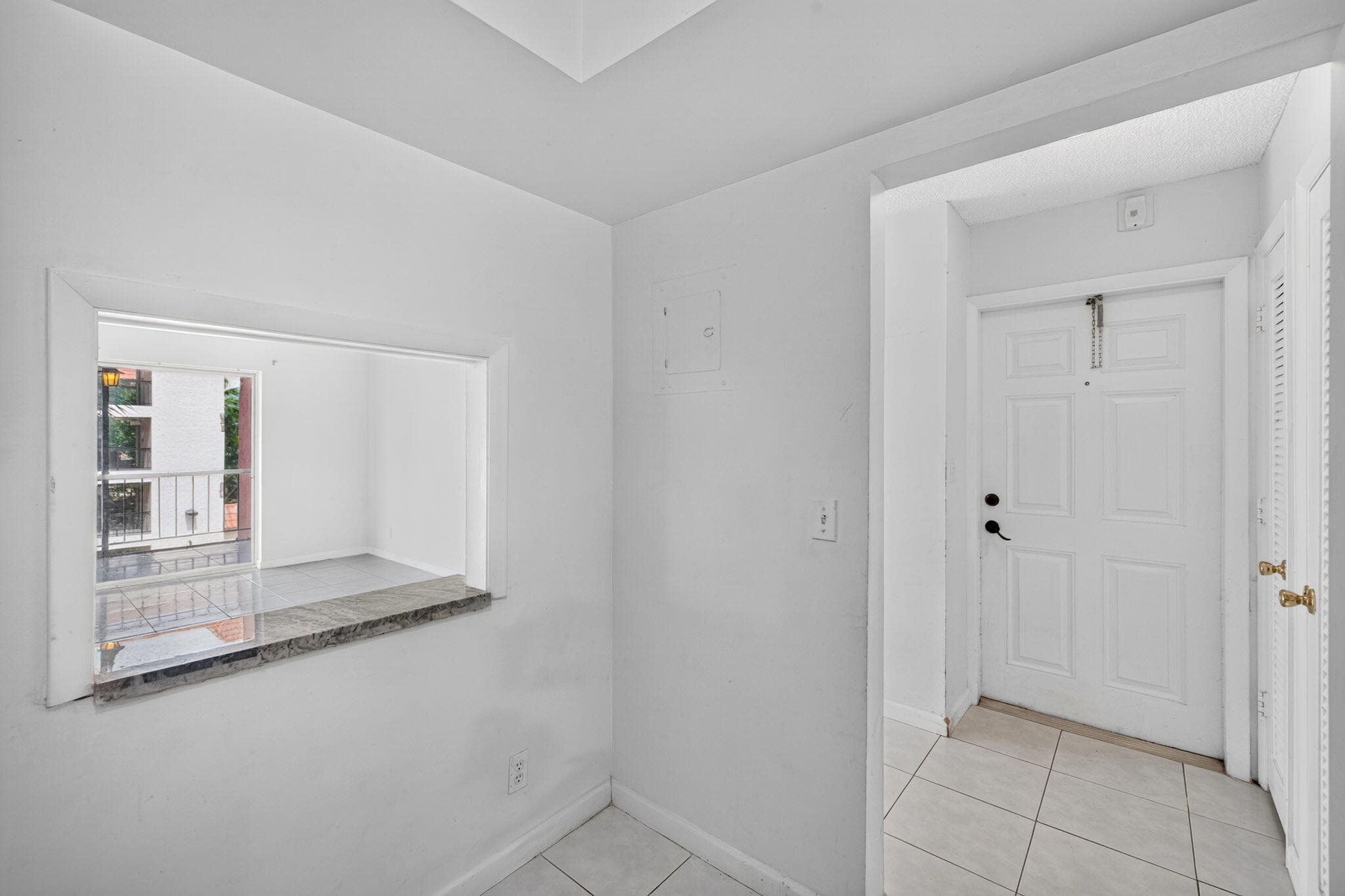 660 Tennis Club Drive 303, Fort Lauderdale, FL 33311 — photo 6 of 30