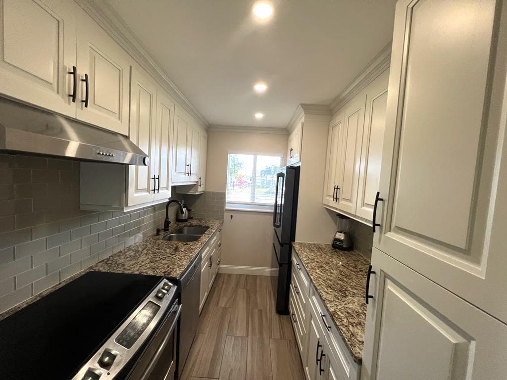 255 Main Boulevard D, Boynton Beach, FL 33435 — photo 2 of 32