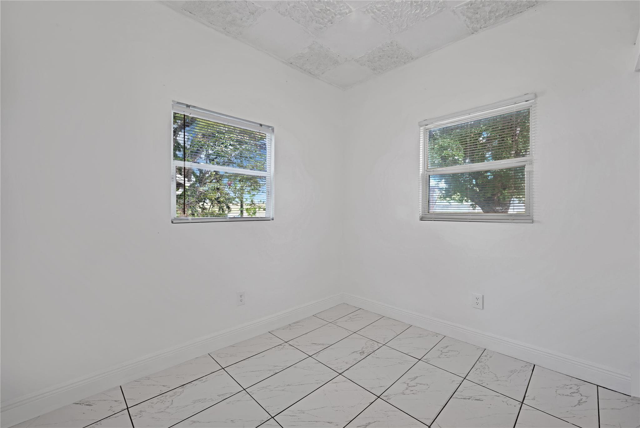 1114 NW 39th Street, Miami, FL 33127 — photo 9 of 23