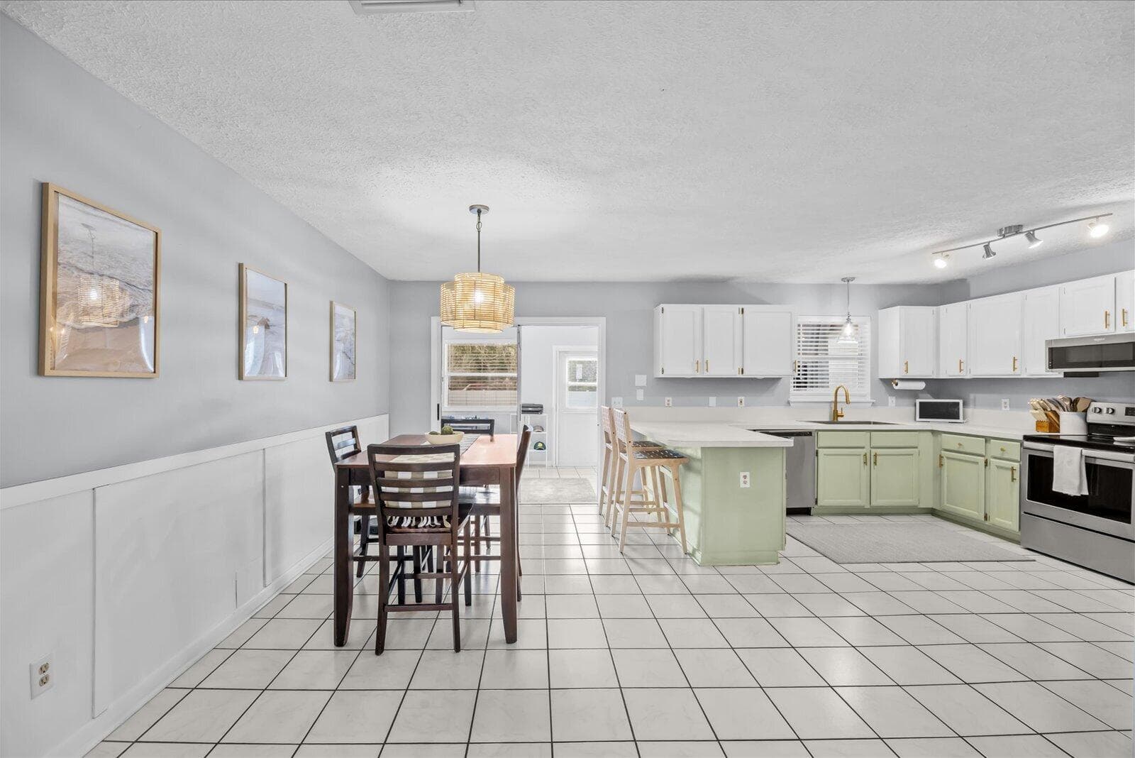 2920 SE Cypress Street, Stuart, FL 34997 — photo 7 of 38