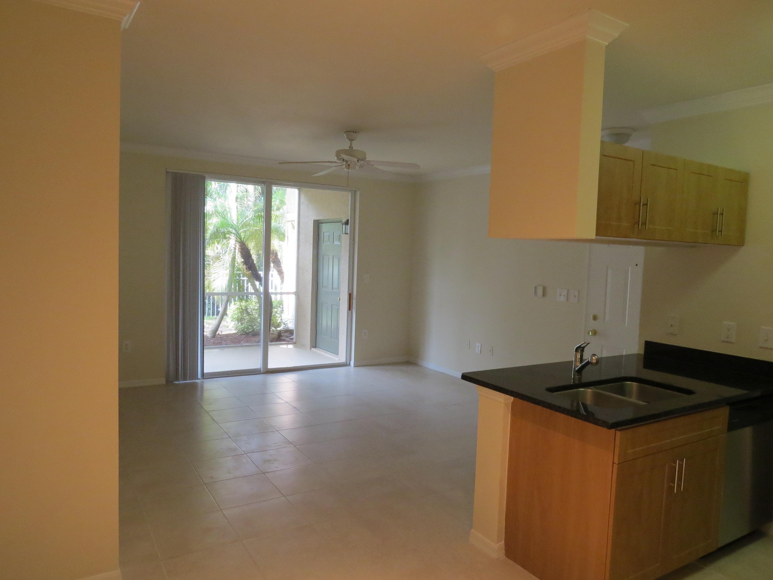6559 Emerald Dunes Drive 106, West Palm Beach, FL 33411 — photo 5 of 13
