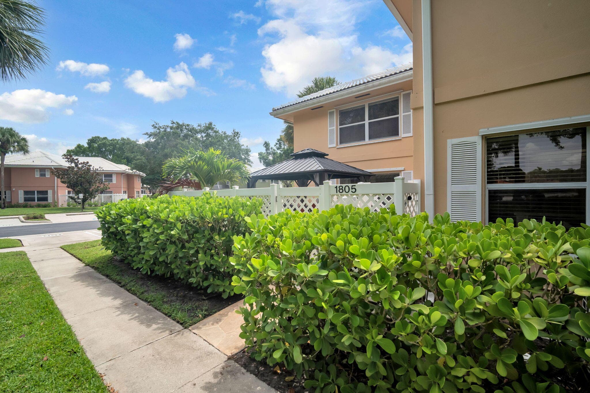 1805 Middleton Way, West Palm Beach, FL 33409 — photo 3 of 31