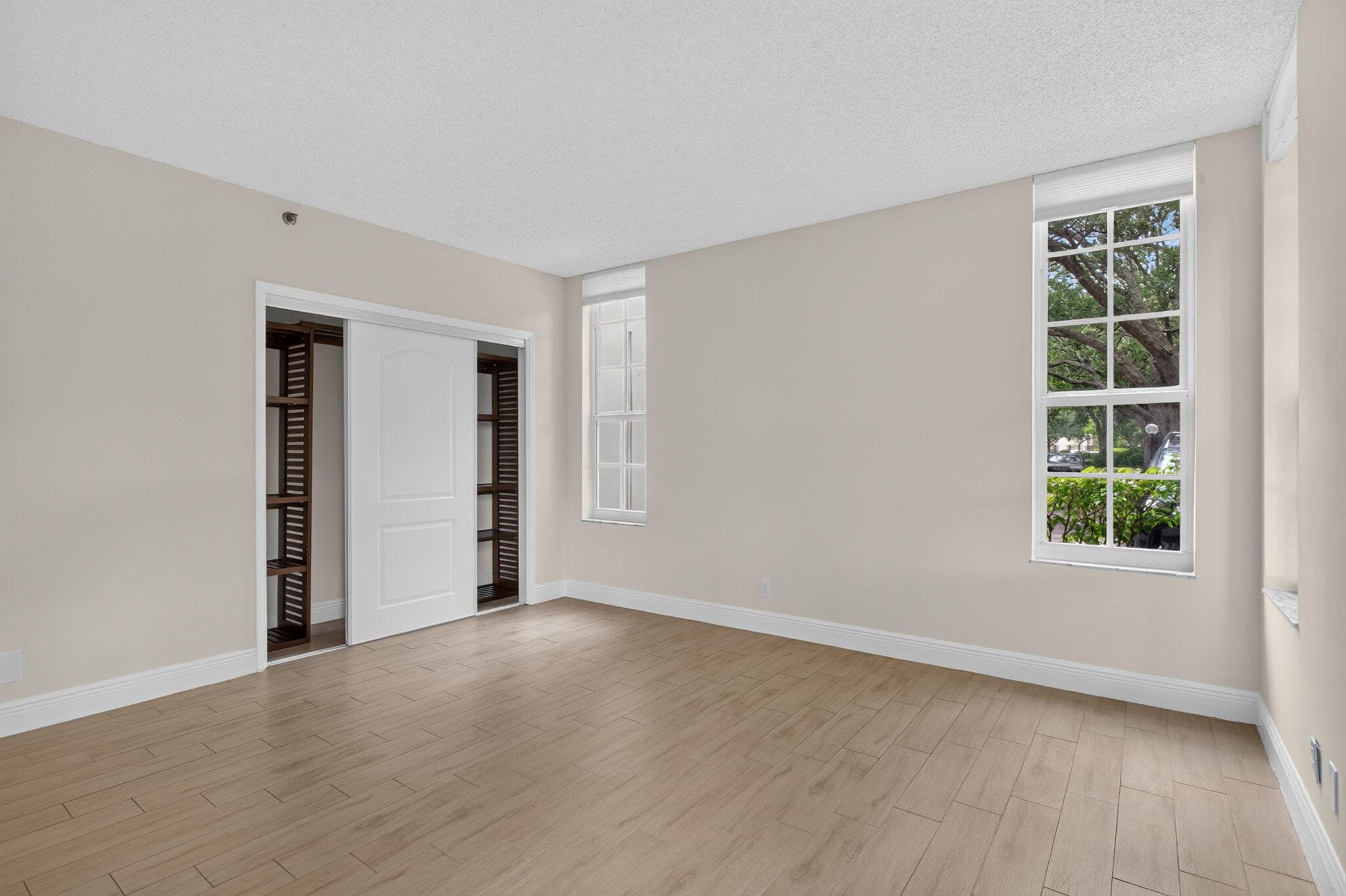 3520 Oaks Way 110, Pompano Beach, FL 33069 — photo 8 of 54