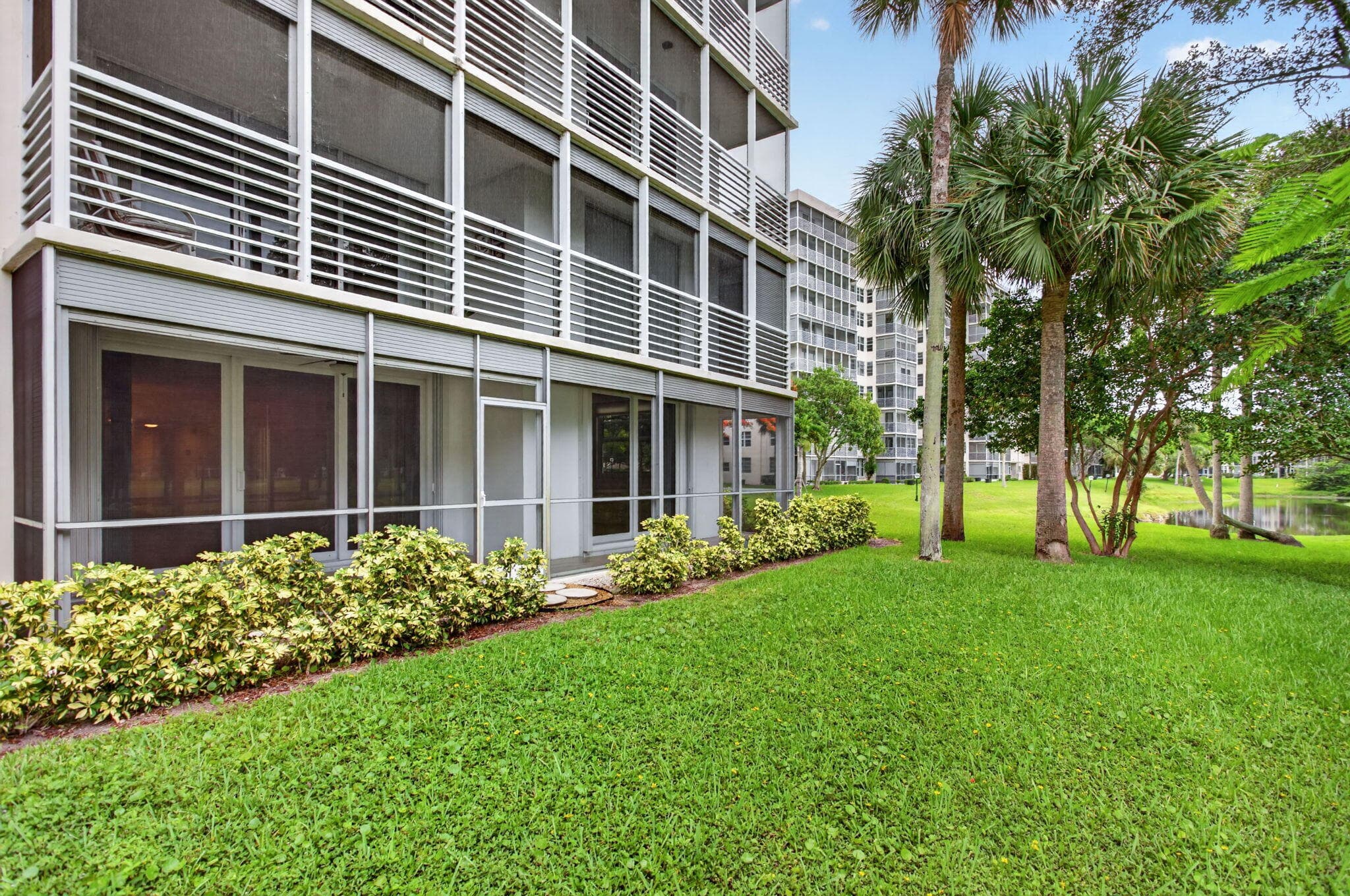 3520 Oaks Way 110, Pompano Beach, FL 33069 — photo 39 of 54