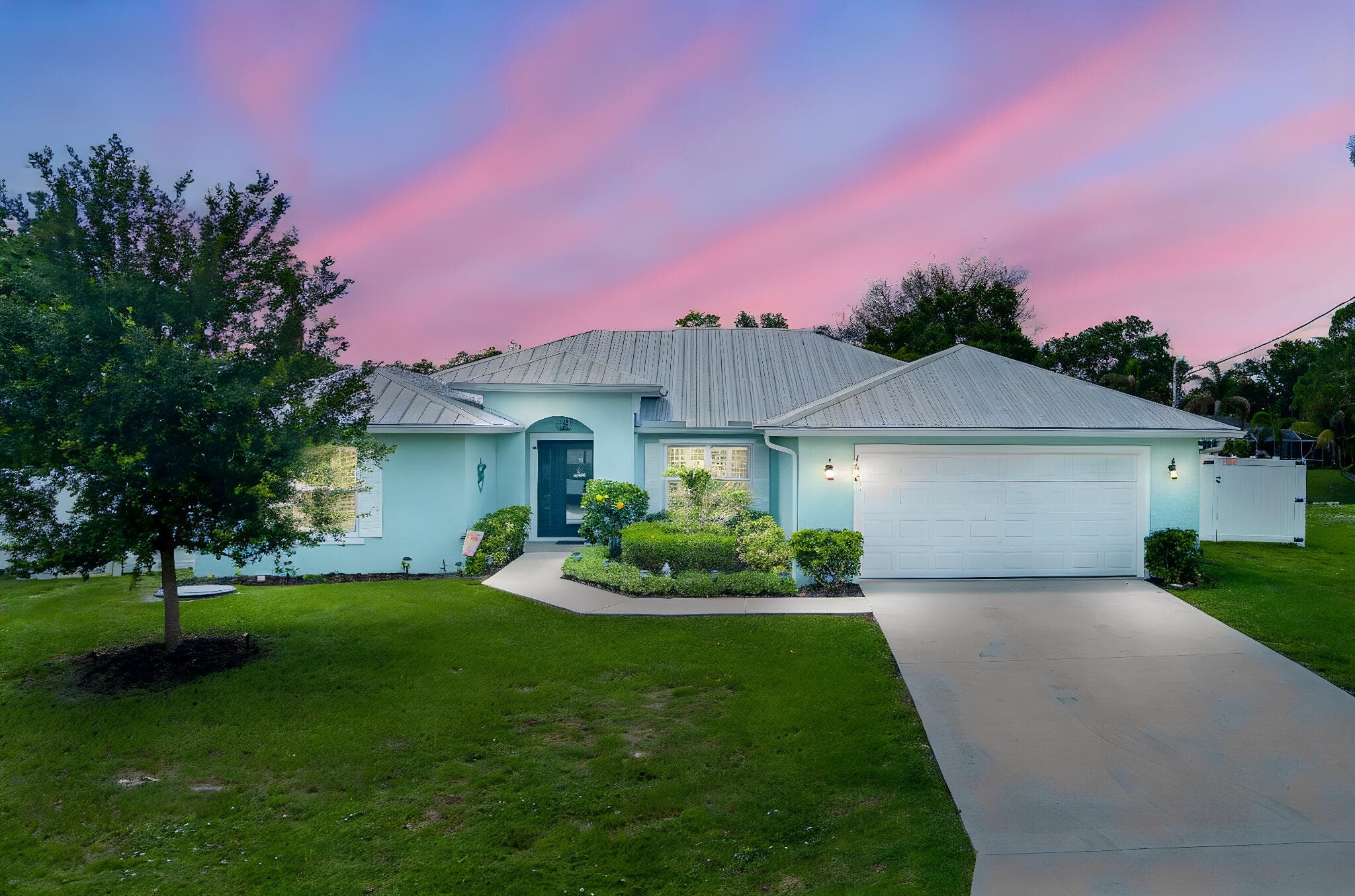 186 NE Dominican Terrace, FL 34983 — photo