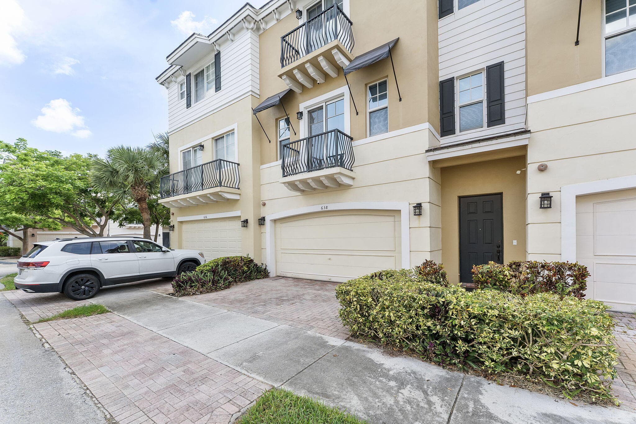 638 NW 38th Circle, Boca Raton, FL 33431 — photo 2 of 57