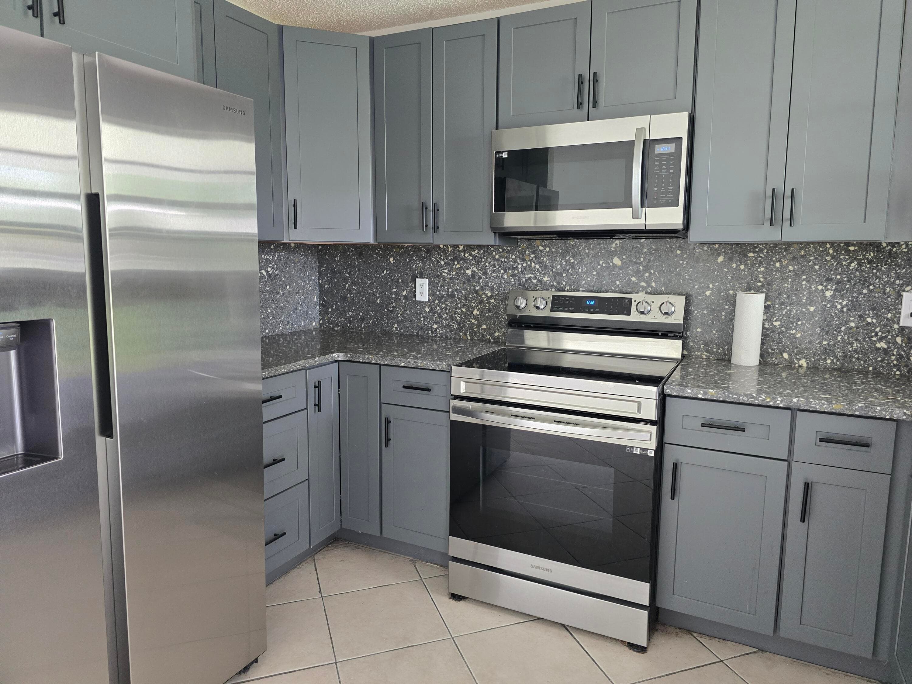 582 NW Sherbrooke Avenue, Port St. Lucie, FL 34983 — photo 5 of 17