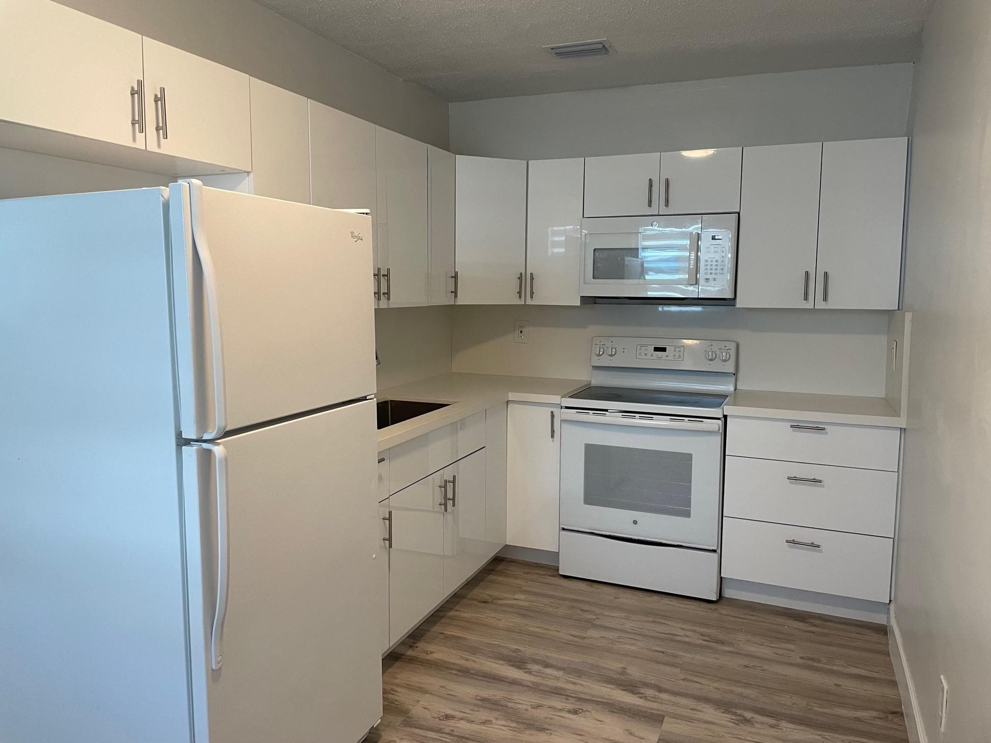630 N 69th Avenue, Hollywood, FL 33024 — photo 5 of 32