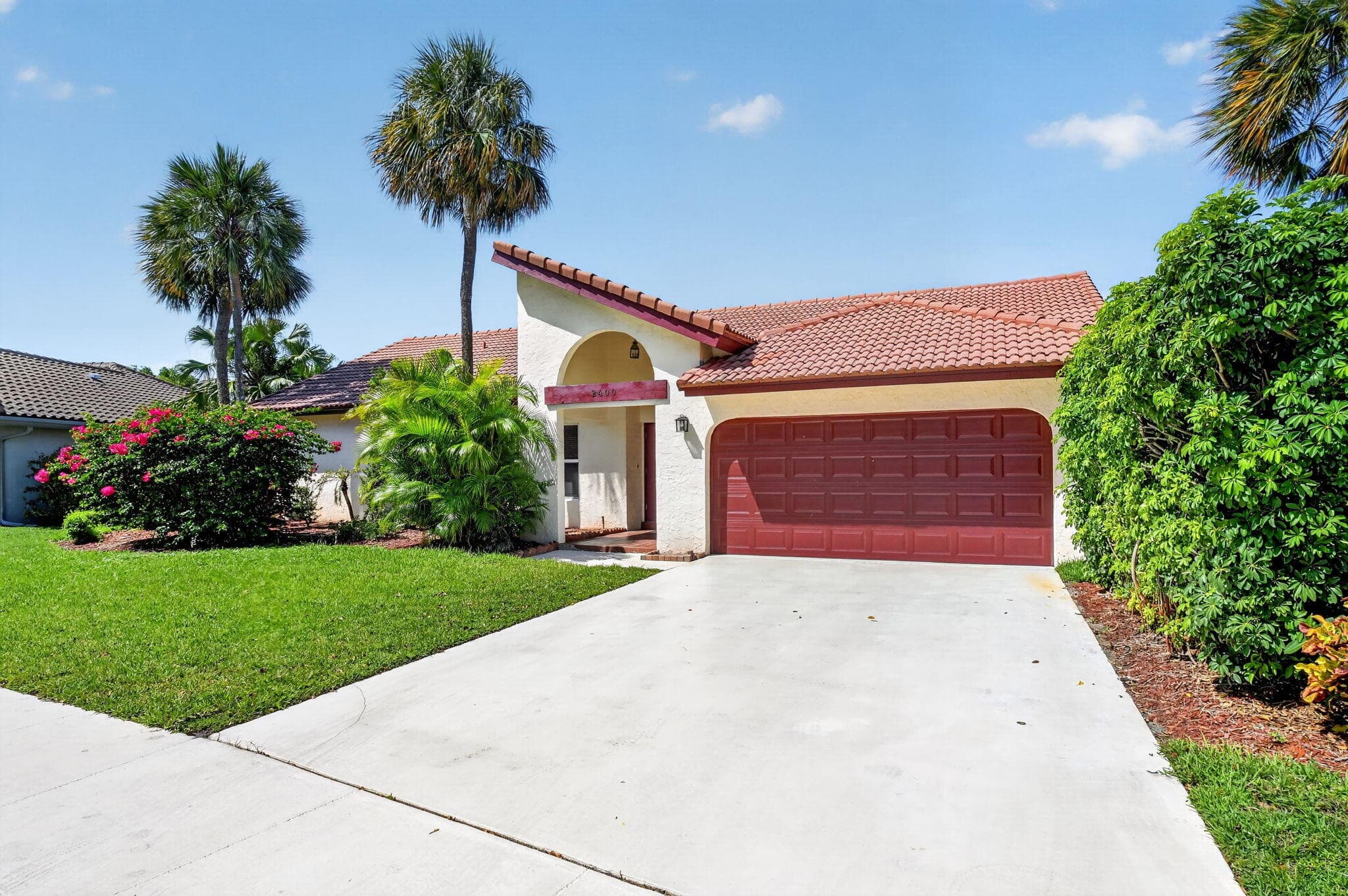 2400 SW 23rd Cranbrook Drive, Boynton Beach, FL 33436 — photo 3 of 106