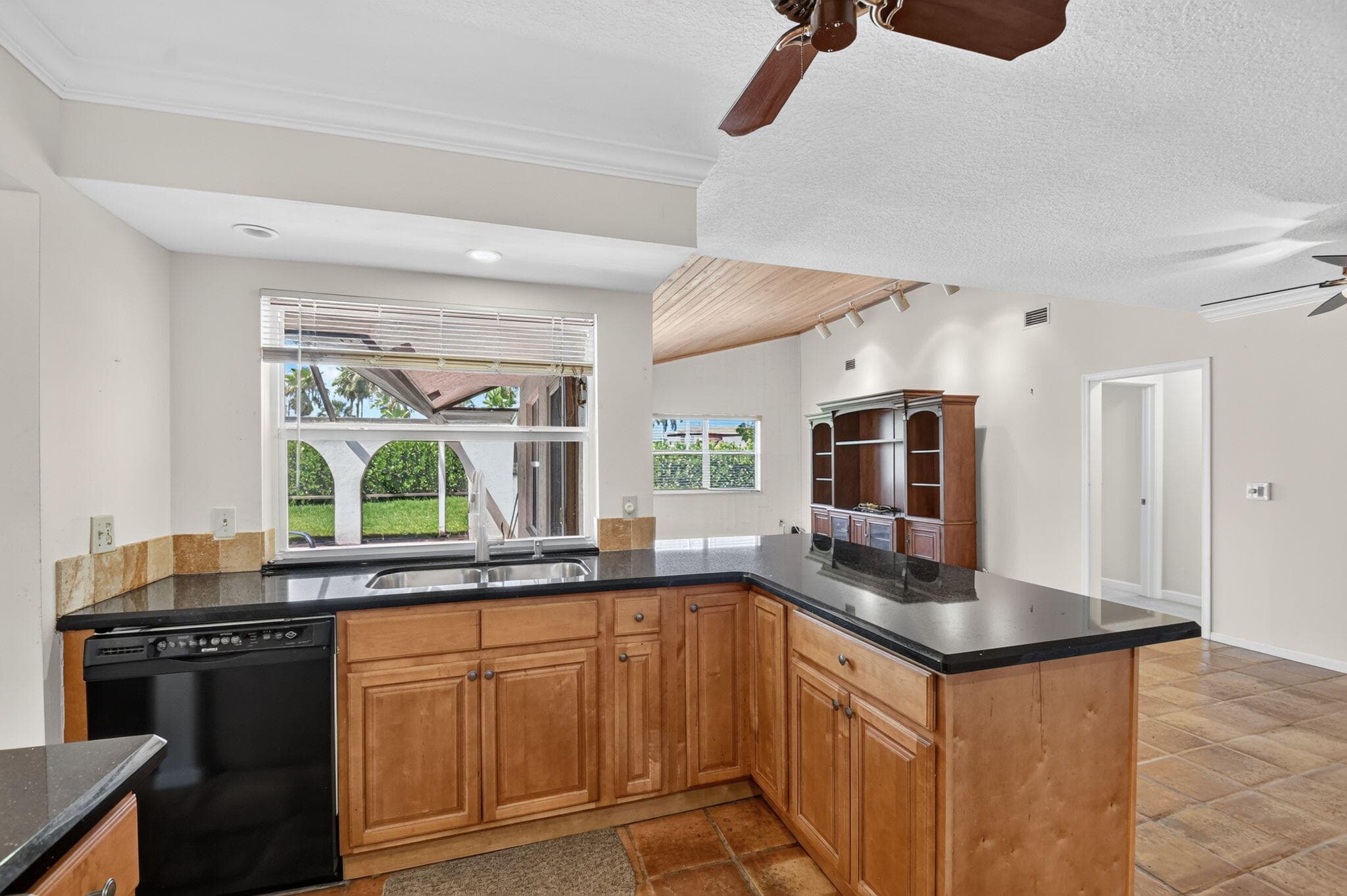 2400 SW 23rd Cranbrook Drive, Boynton Beach, FL 33436 — photo 18 of 106