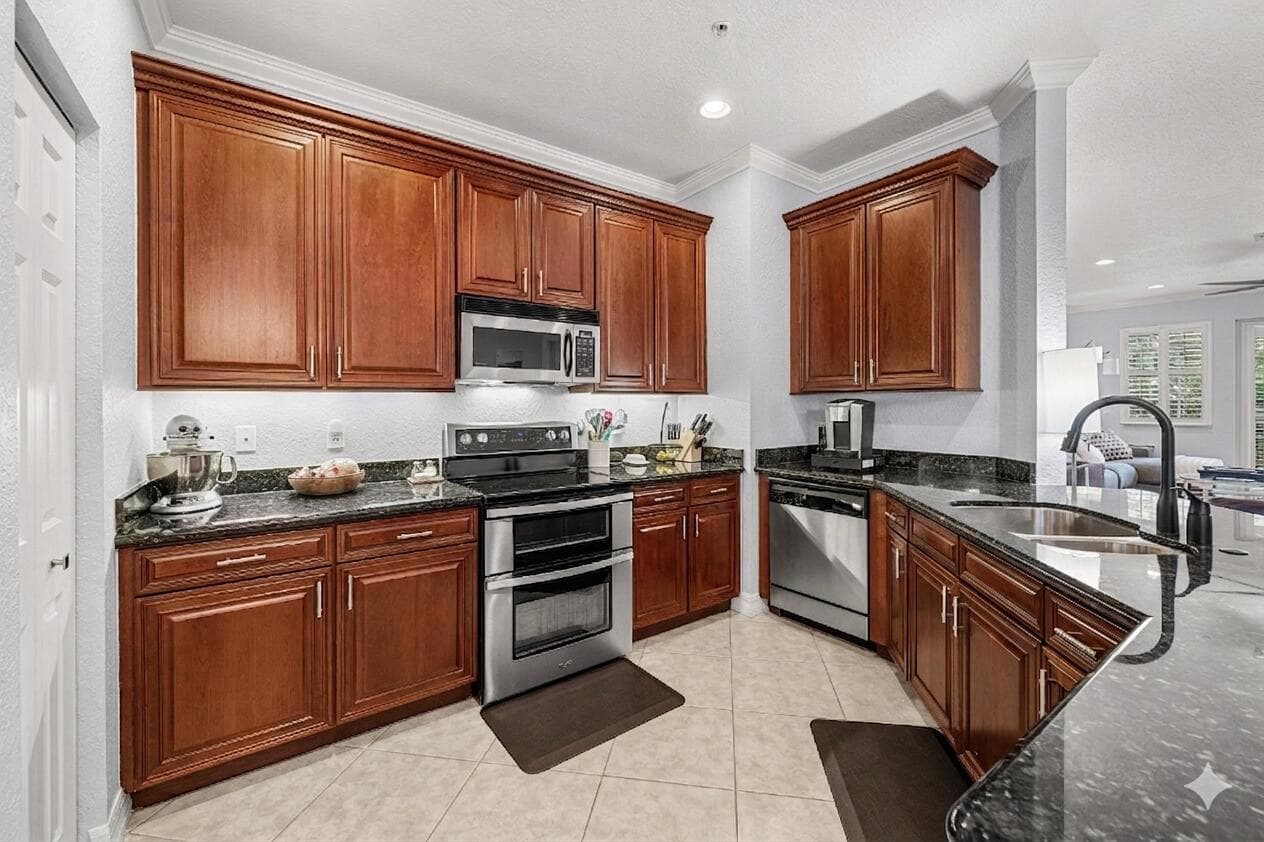 290 NE 5th Avenue 9, Delray Beach, FL 33483 — photo 18 of 38