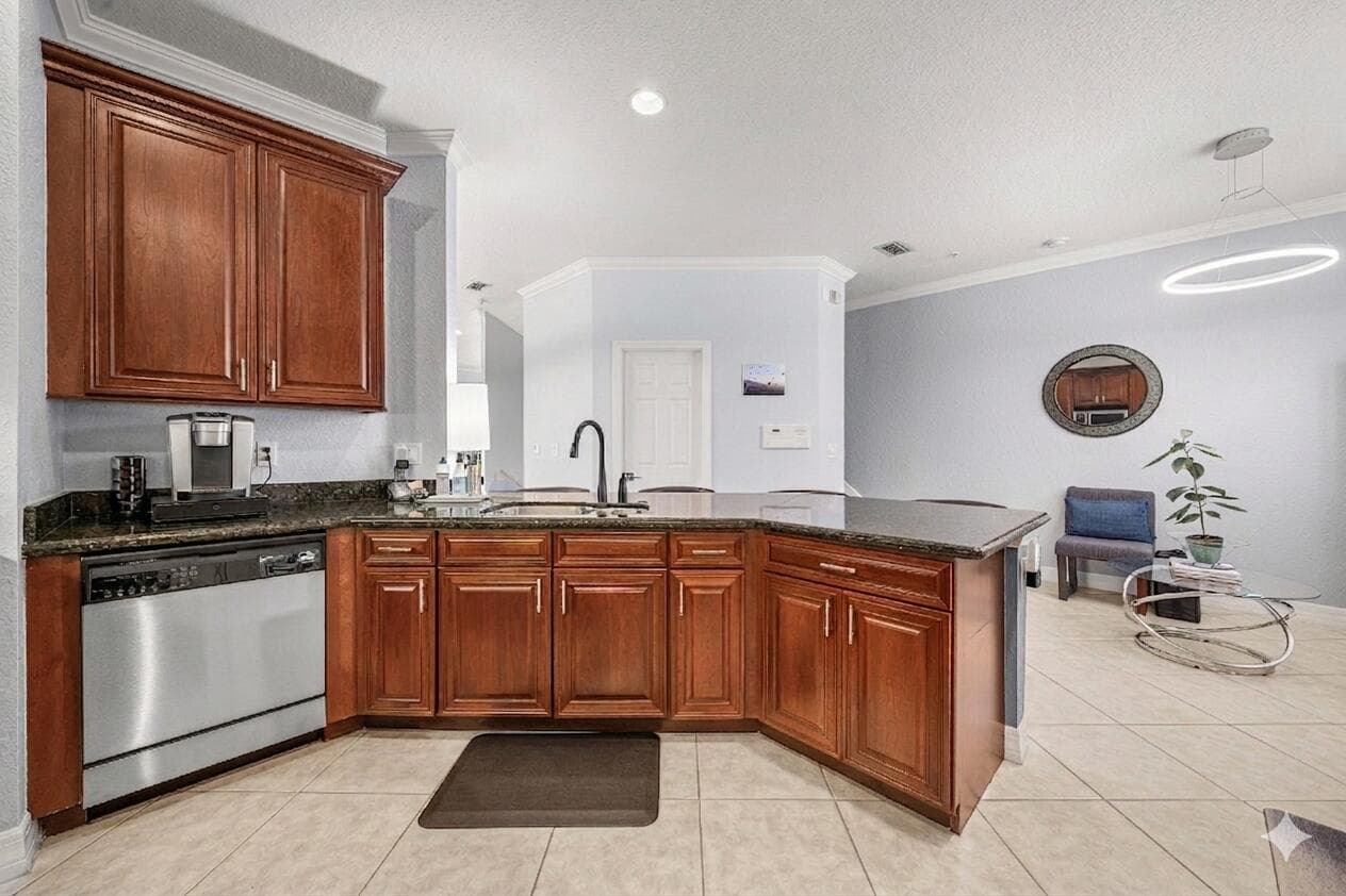 290 NE 5th Avenue 9, Delray Beach, FL 33483 — photo 21 of 38