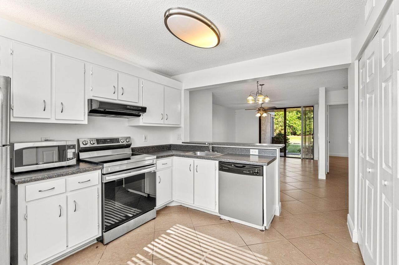 5701 Riverside Drive 106b6, Coral Springs, FL 33067 — photo 2 of 31