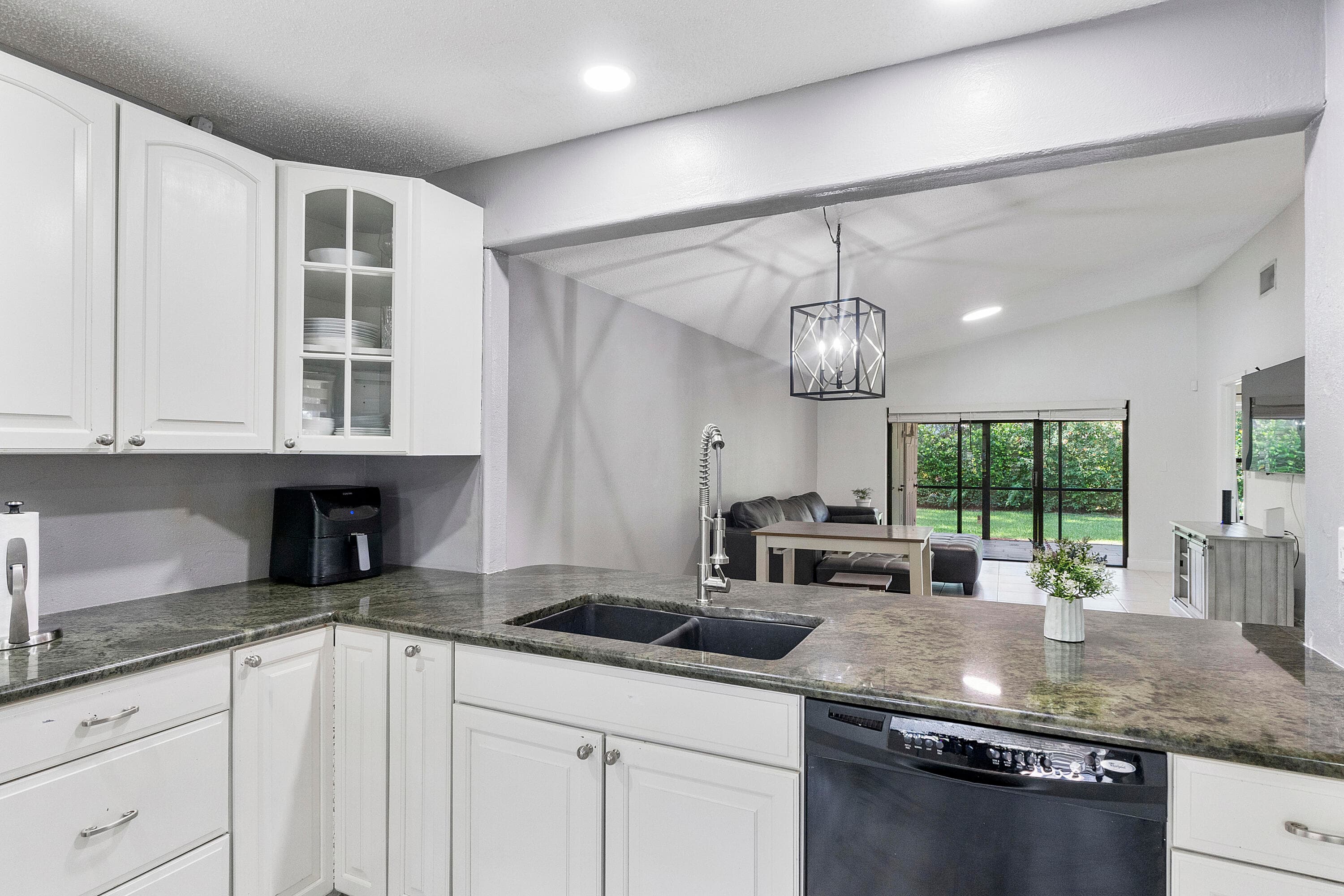 4148 Palm Forest Drive S, Delray Beach, FL 33445 — photo 4 of 46