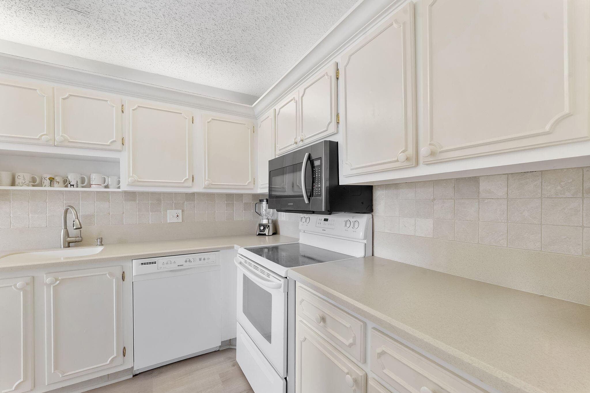 1110 Boxwood Drive 202, Delray Beach, FL 33445 — photo 8 of 24