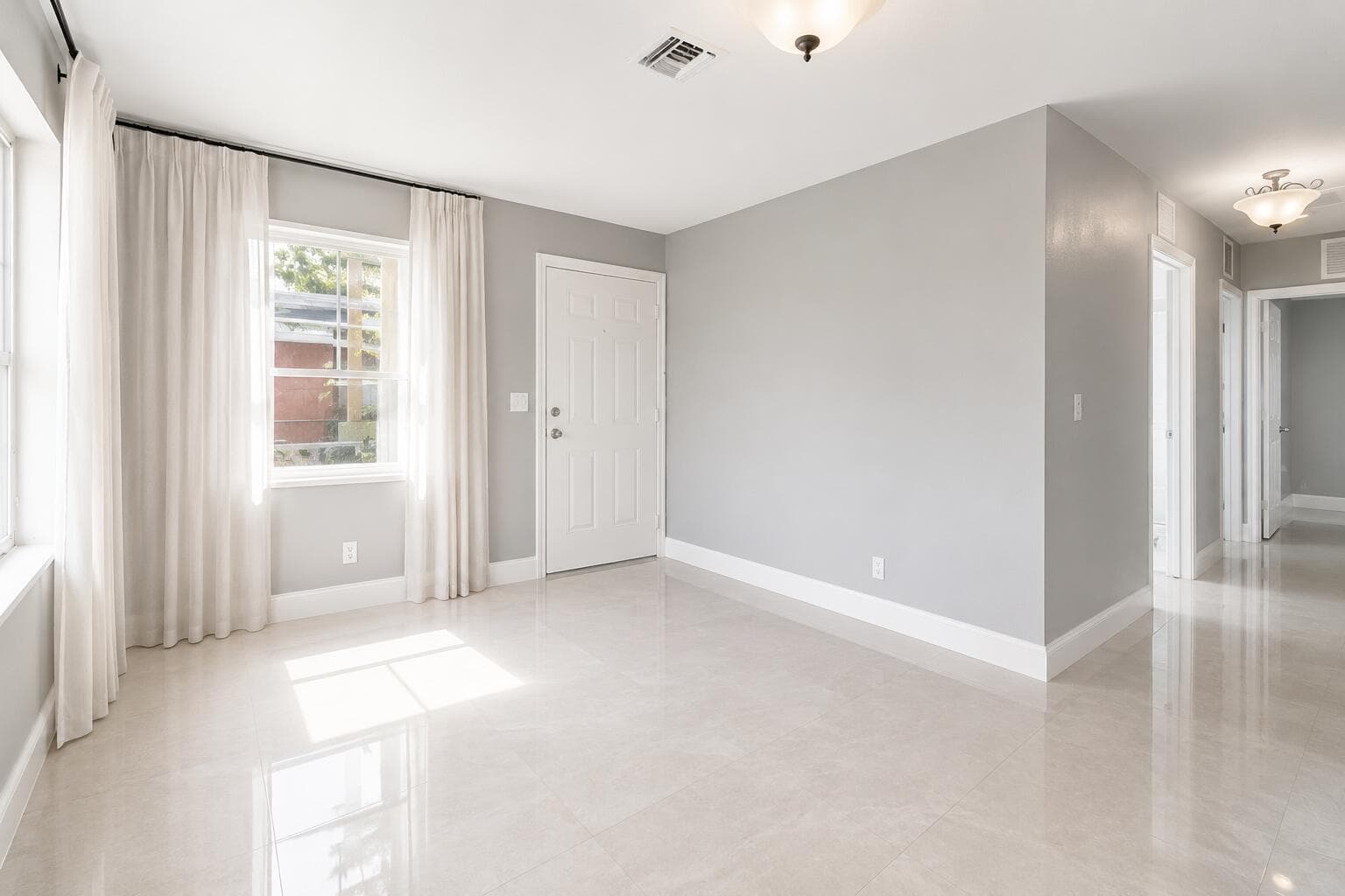 5605 Pinewood Avenue, West Palm Beach, FL 33407 — photo 4 of 9