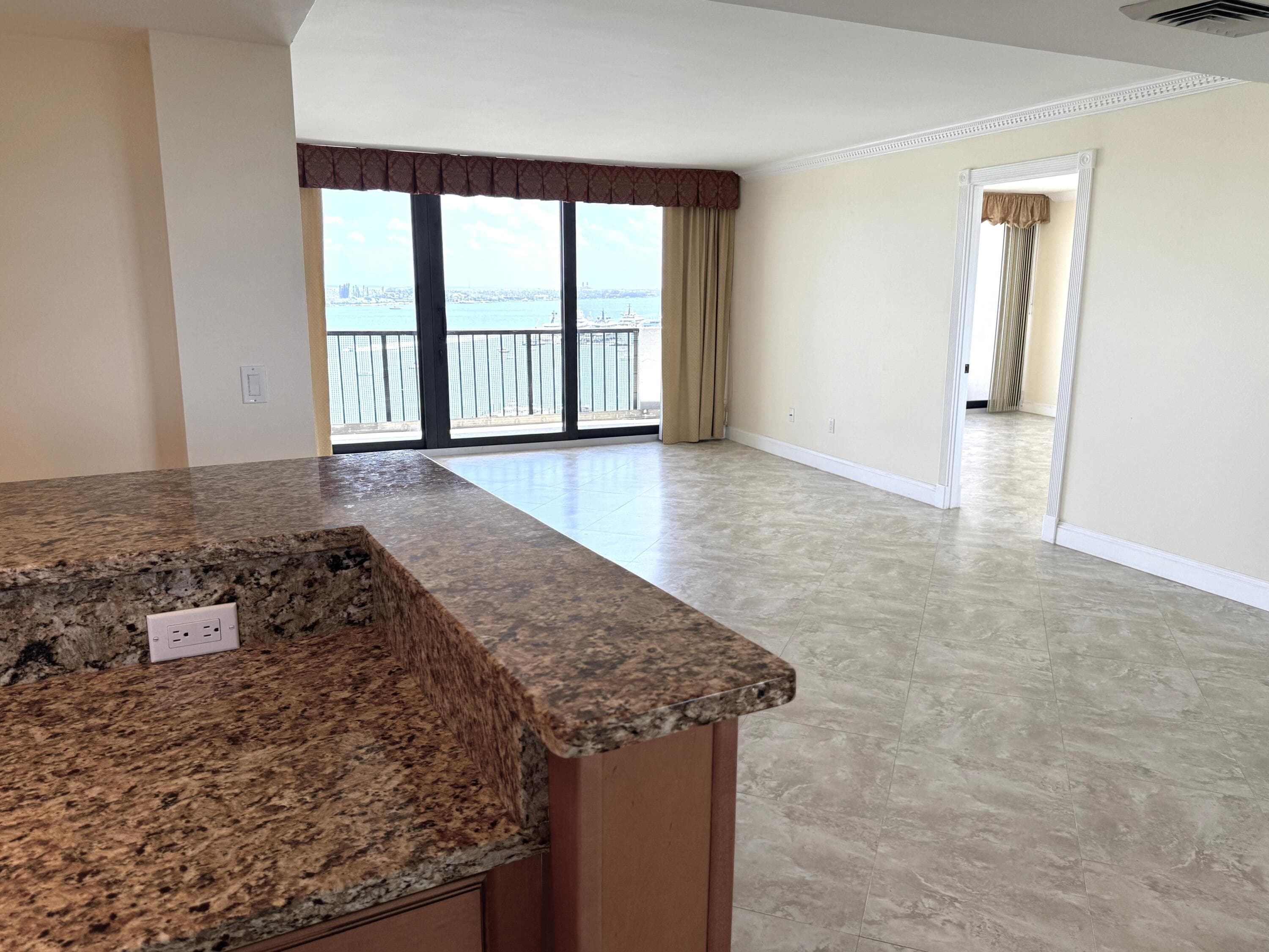 5200 N Flagler Drive 1604, West Palm Beach, FL 33407 — photo 5 of 8