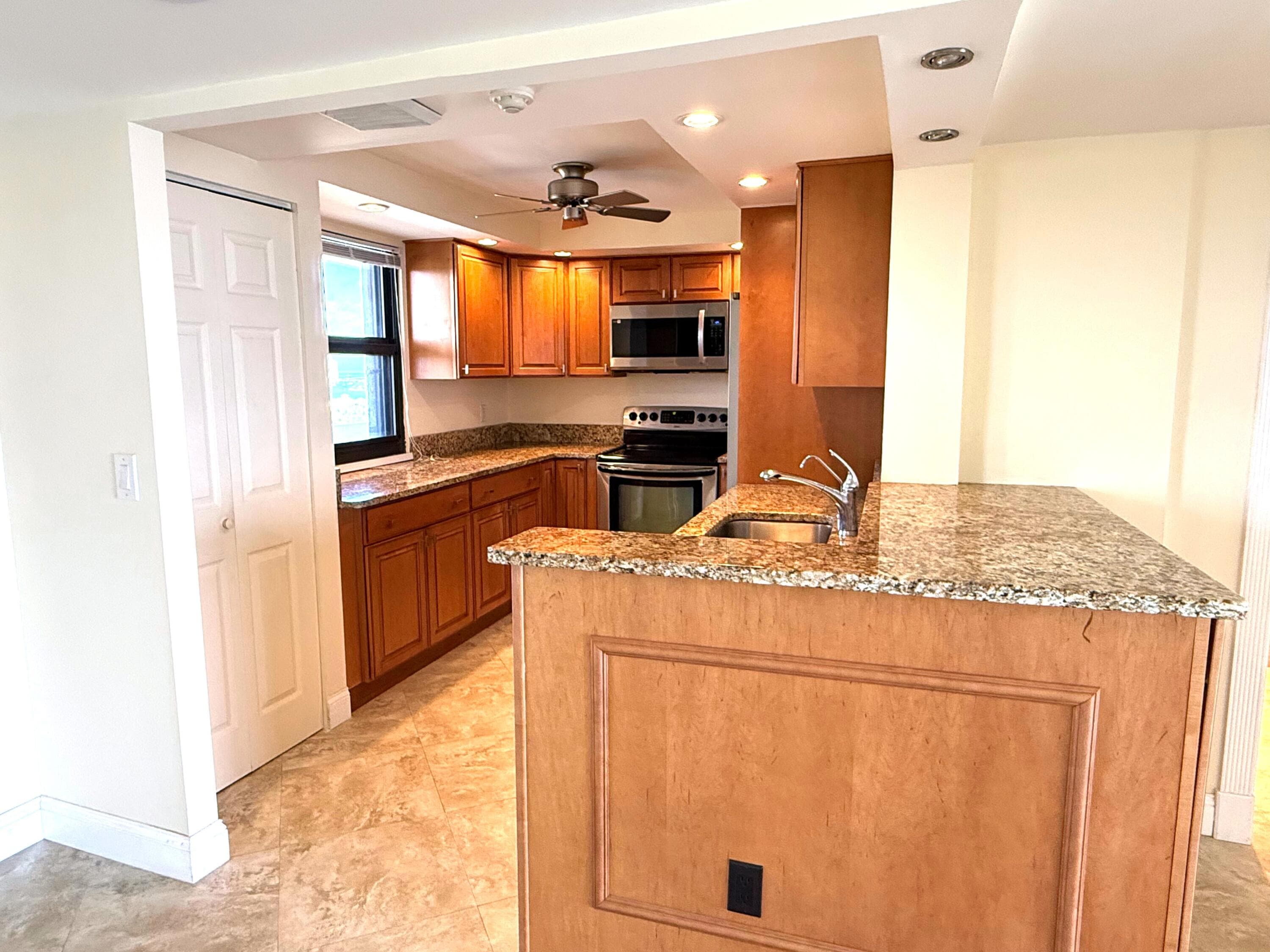 5200 N Flagler Drive 1604, West Palm Beach, FL 33407 — photo 4 of 8