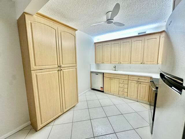 3057 Yarmouth C, Boca Raton, FL 33434 — photo 4 of 55