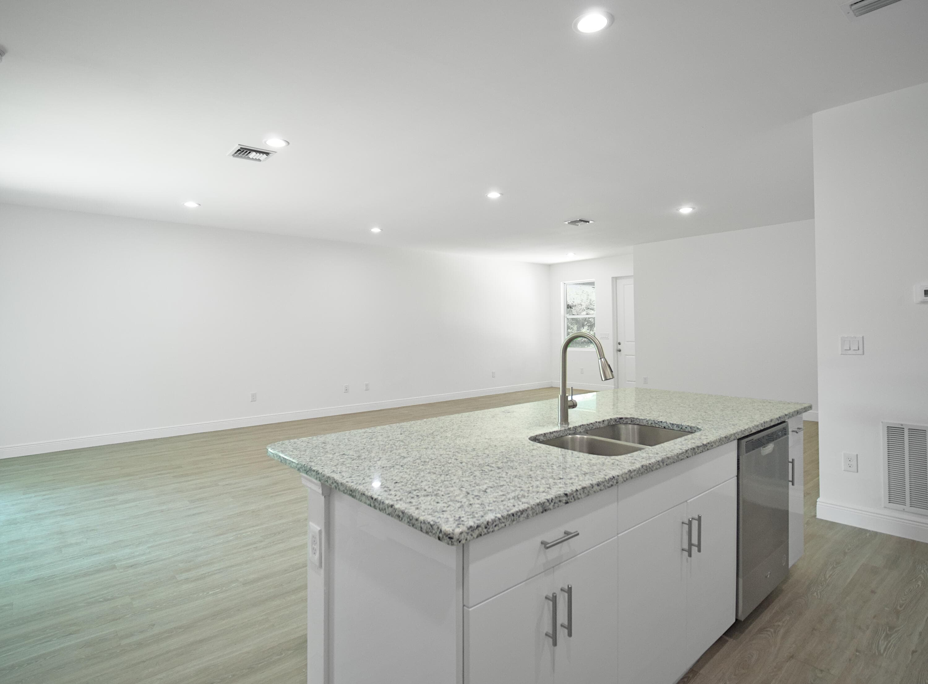 1015 N Naples Street, LaBelle, FL 33935 — photo 4 of 13