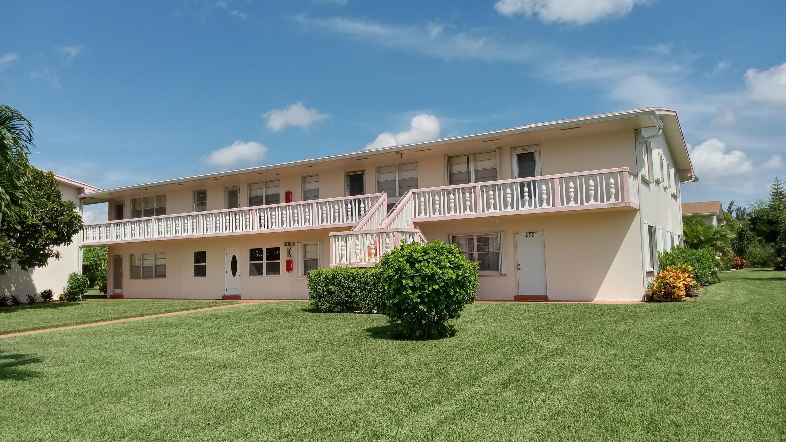 262 Norwich K 262-K, West Palm Beach, FL 33417 — photo 1 of 20