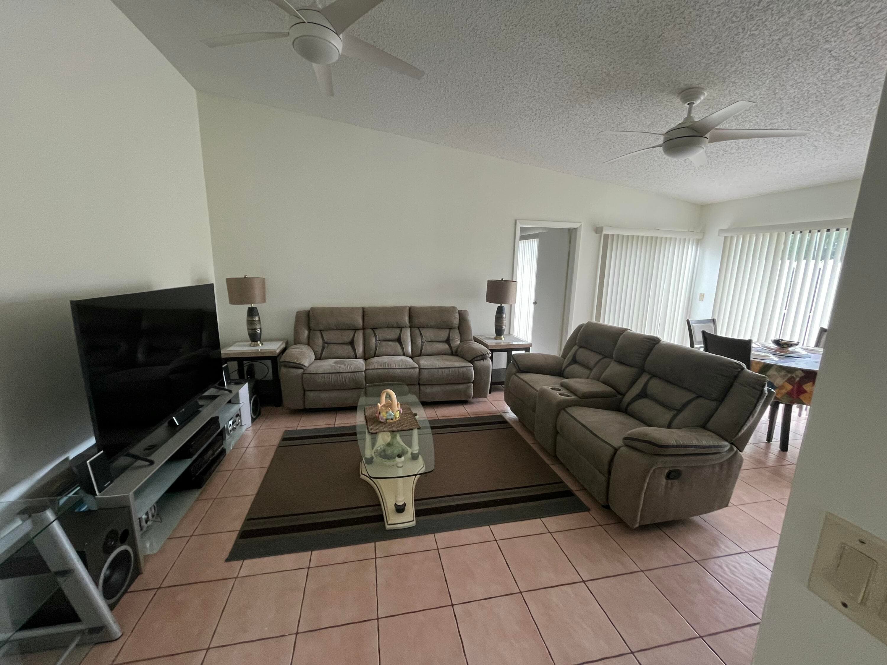 172 Meadows Drive, Boynton Beach, FL 33436 — photo 5 of 15