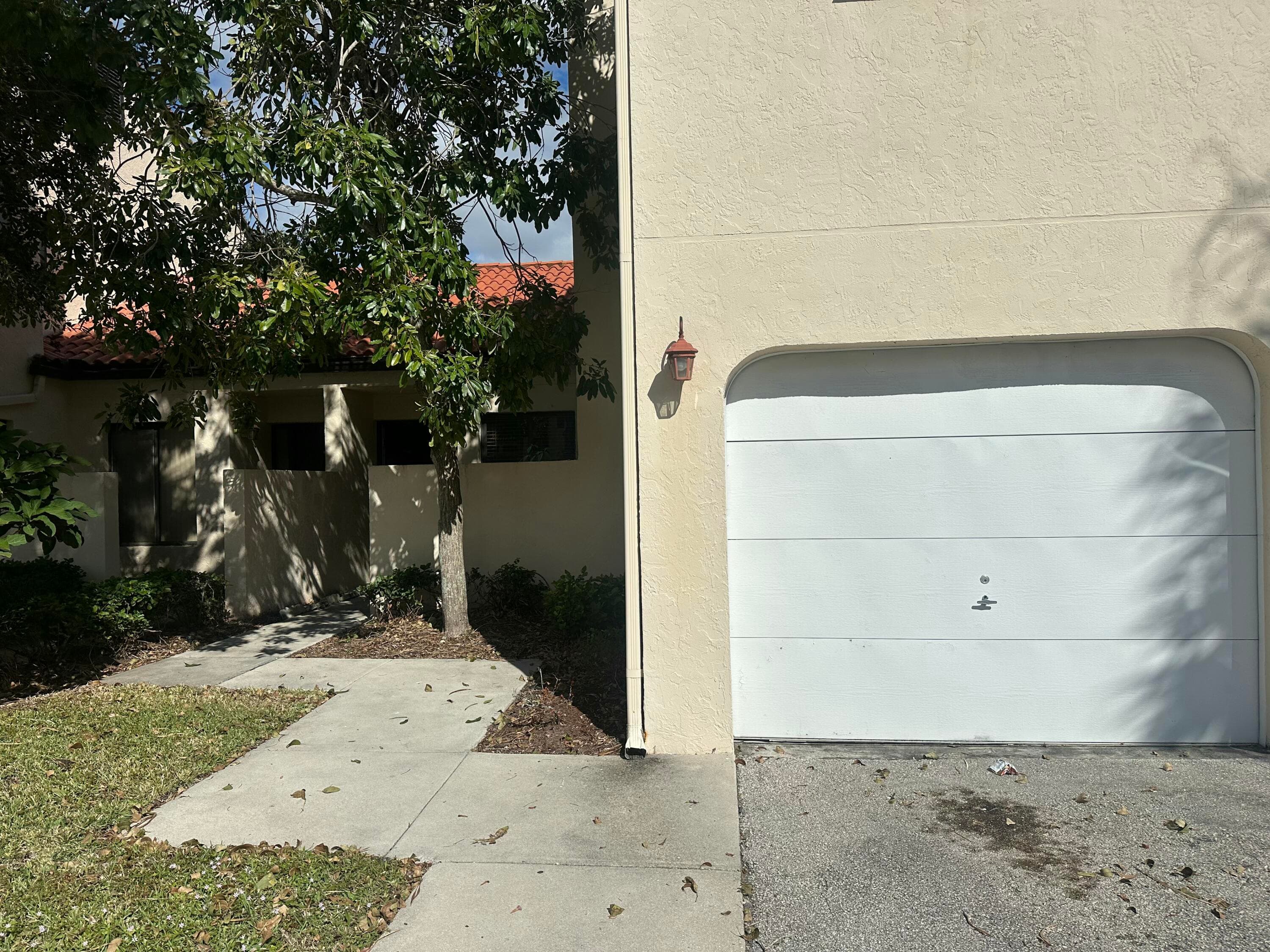 8 Via De Casas Sur 103, Boynton Beach, FL 33426 — photo 2 of 24