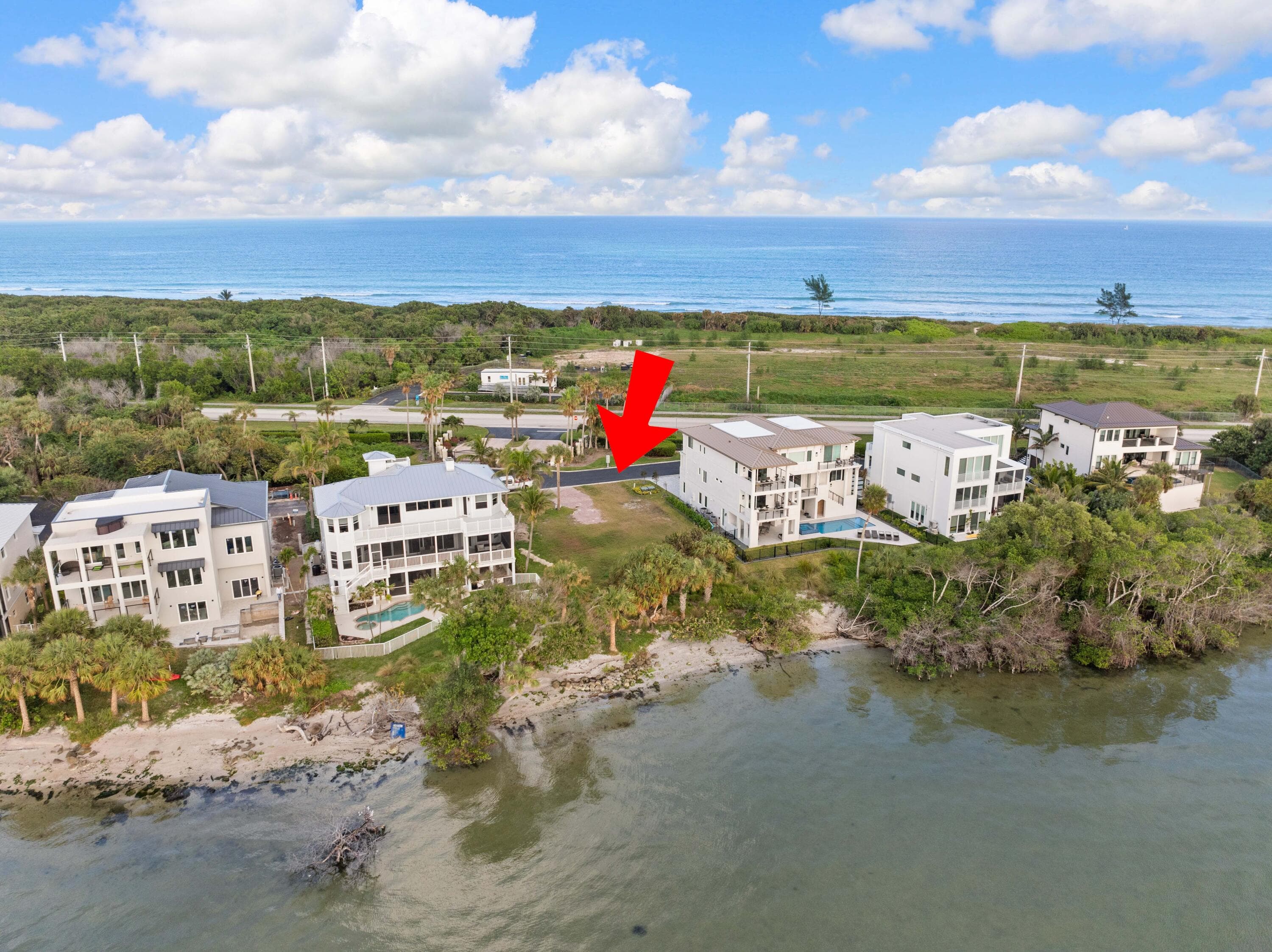 7671 Pelican Pointe Drive, Jensen Beach, FL 34957 — photo 6 of 15