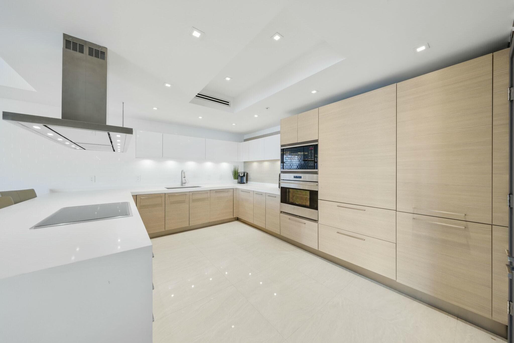 17301 Biscayne Boulevard 707, North Miami Beach, FL 33160 — photo 9 of 62