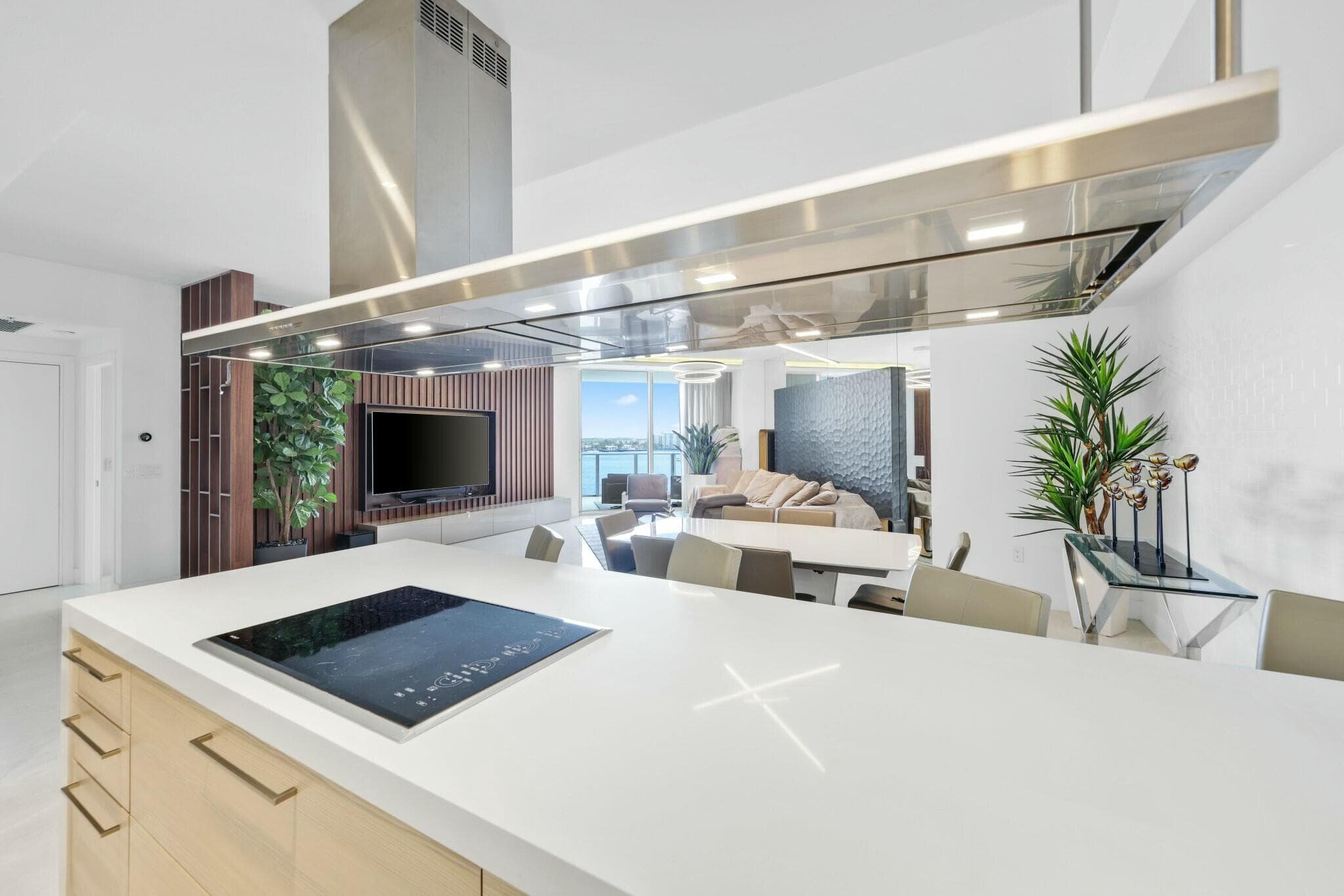 17301 Biscayne Boulevard 707, North Miami Beach, FL 33160 — photo 14 of 62