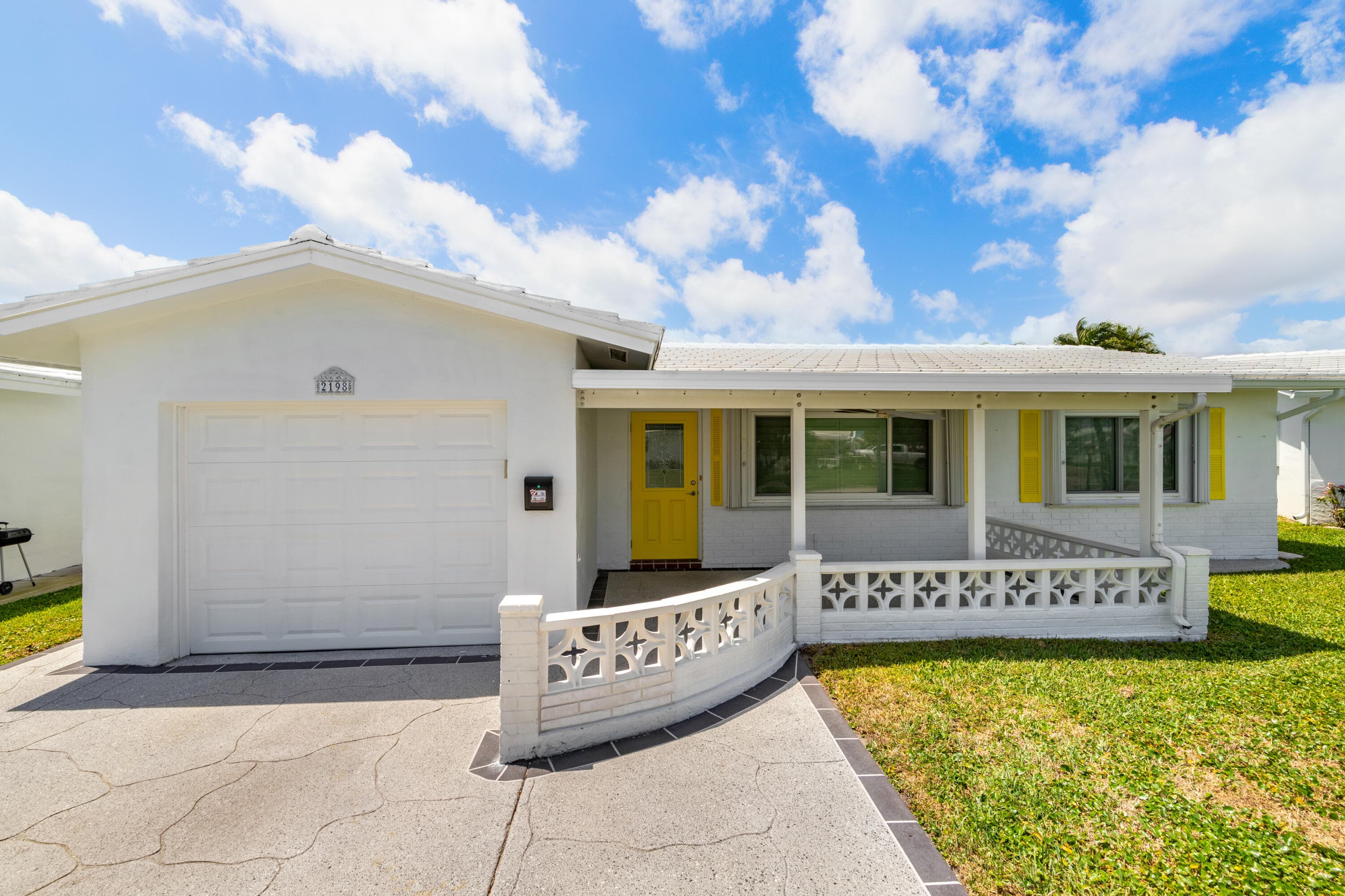 2198 SW 12th Avenue, Boynton Beach, FL 33426 — photo 3 of 61