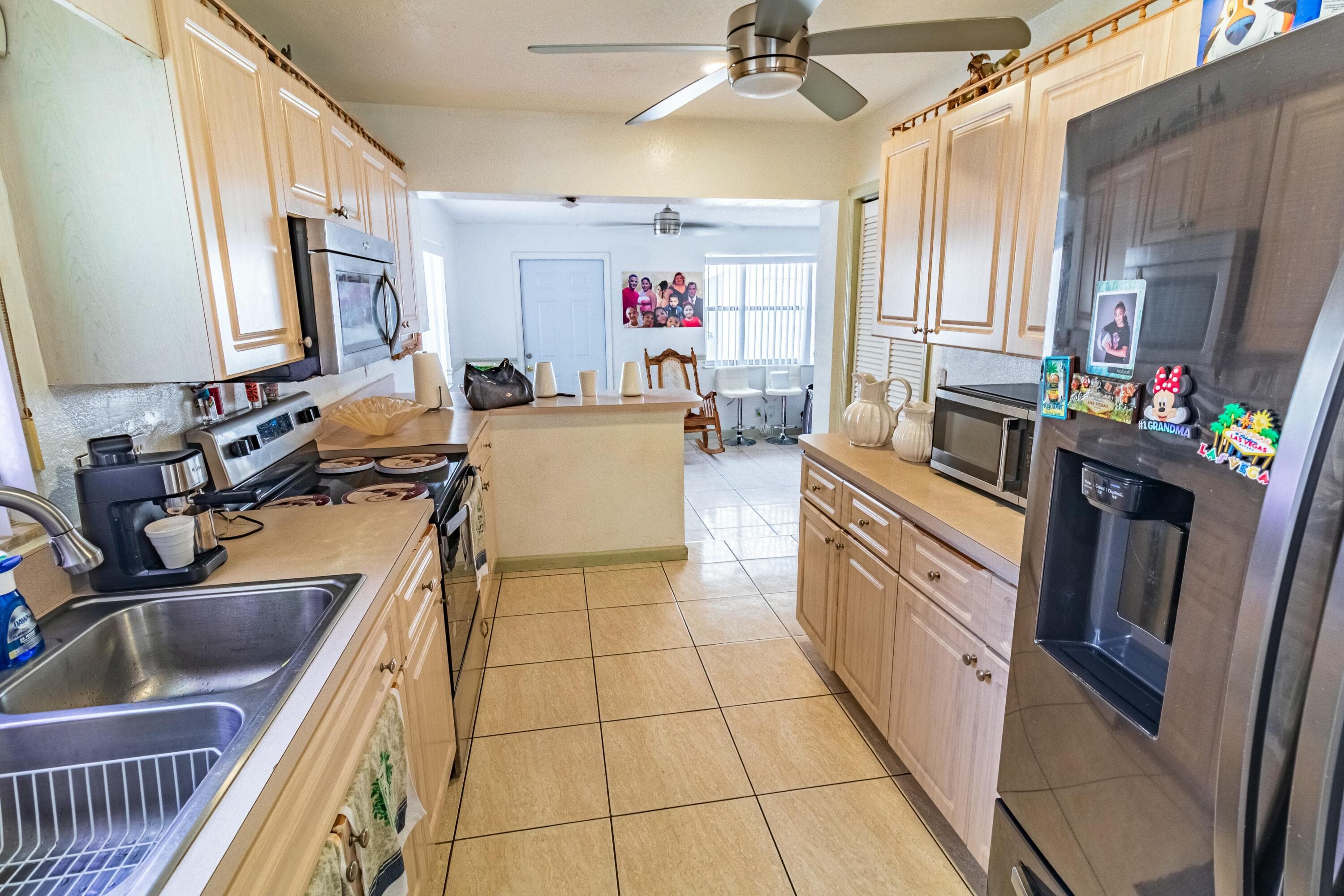 513 El Vedado, West Palm Beach, FL 33405 — photo 17 of 27