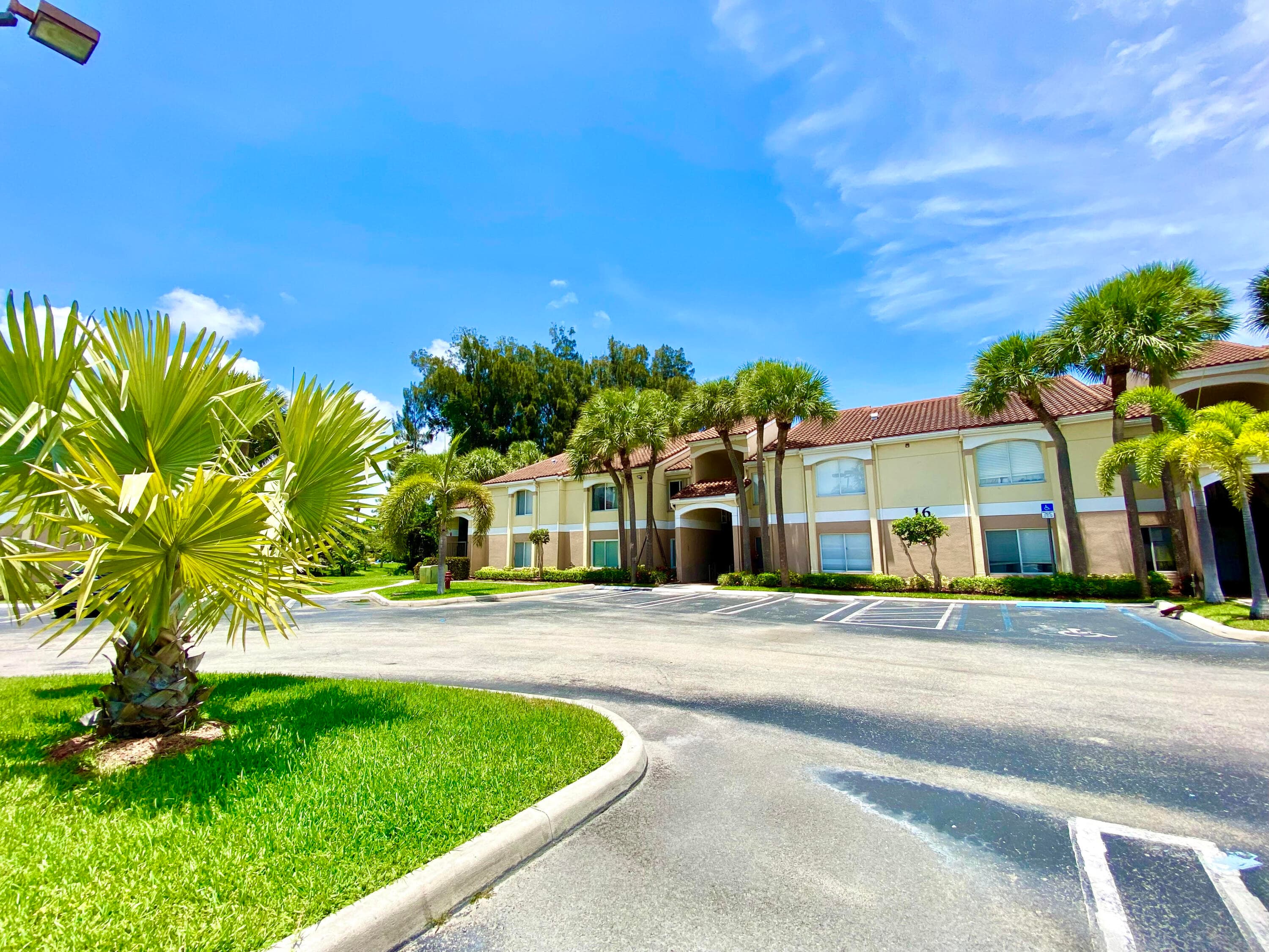 815 W Boynton Beach Boulevard 16-201, Boynton Beach, FL 33426 — photo 23 of 37