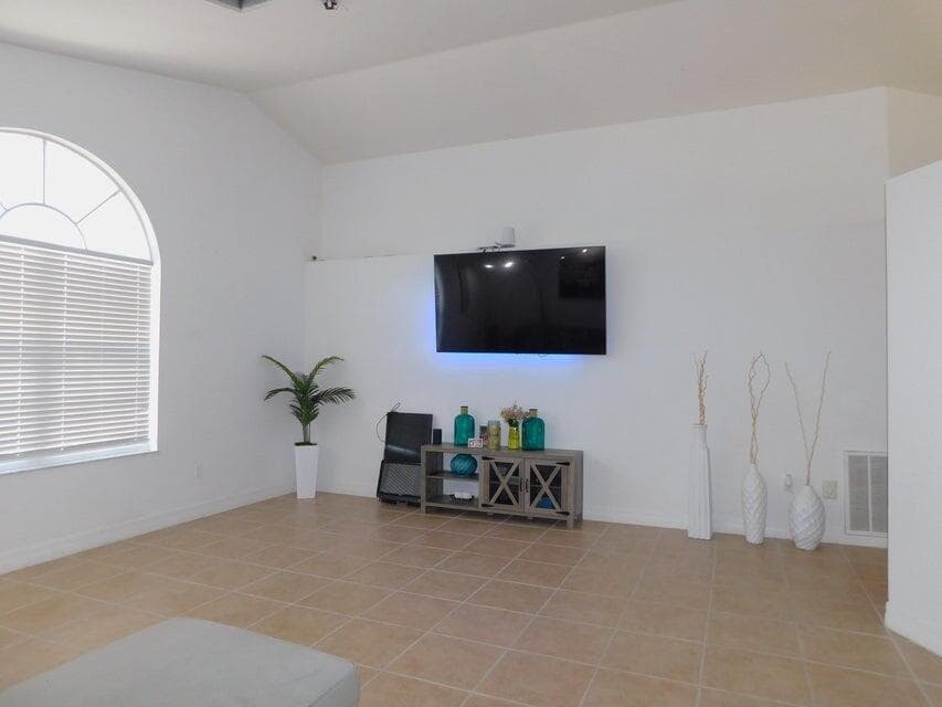 680 Manhattan Street E, Lehigh Acres, FL 33974 — photo 11 of 27