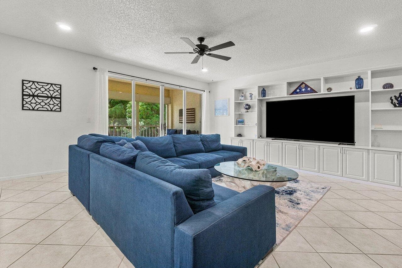103 Half Moon Circle E2, Hypoluxo, FL 33462 — photo 6 of 43