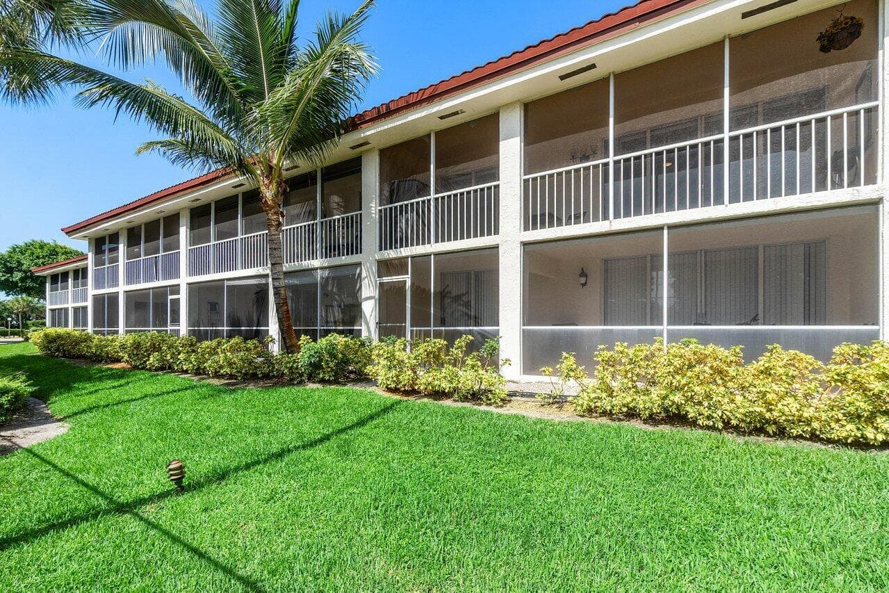 103 Half Moon Circle E2, Hypoluxo, FL 33462 — photo 31 of 43