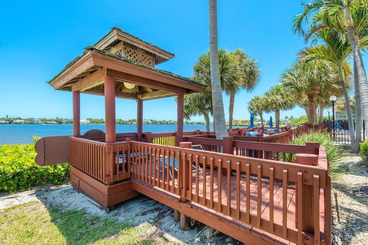 103 Half Moon Circle E2, Hypoluxo, FL 33462 — photo 35 of 43