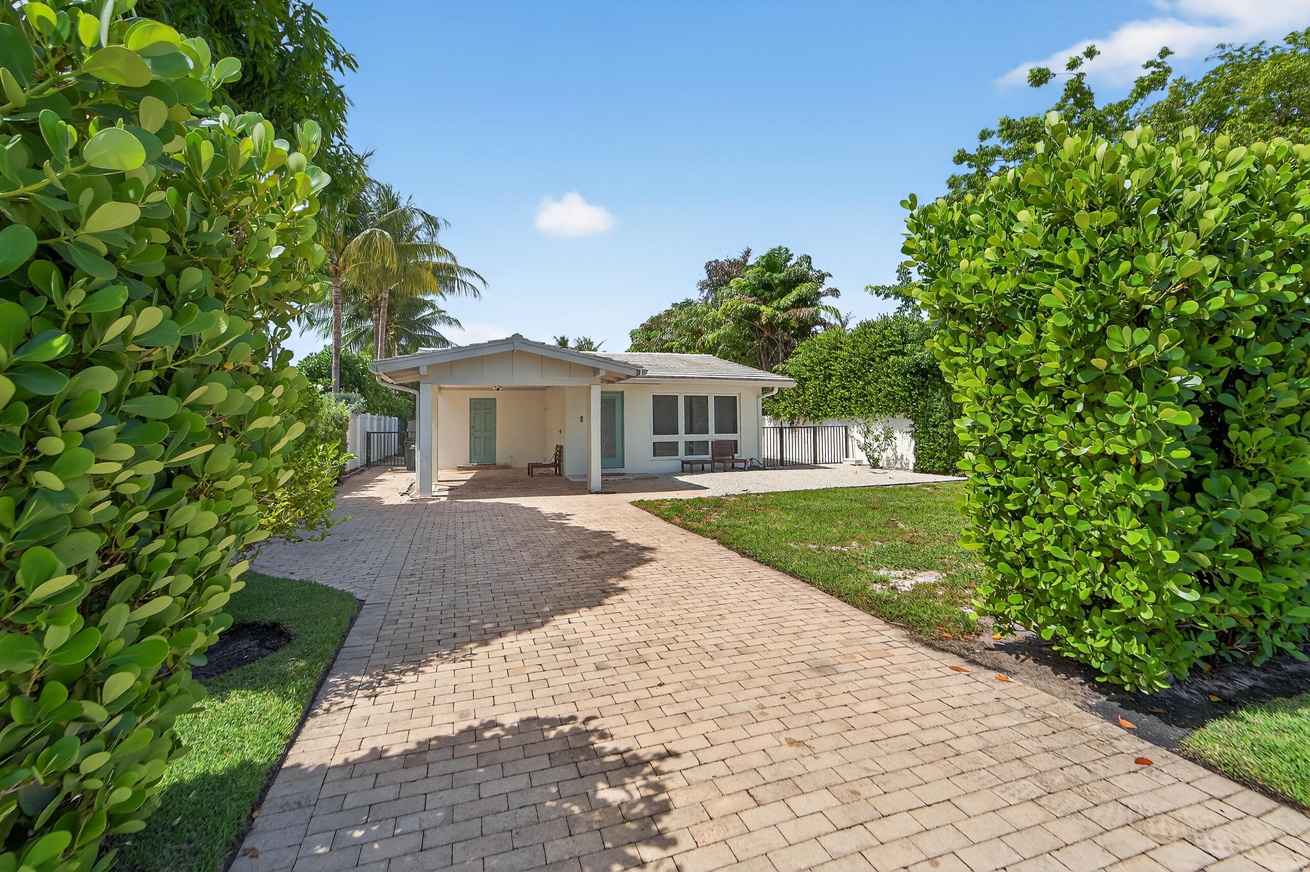 101 NE 11th Street, Delray Beach, FL 33444 — photo 1 of 25