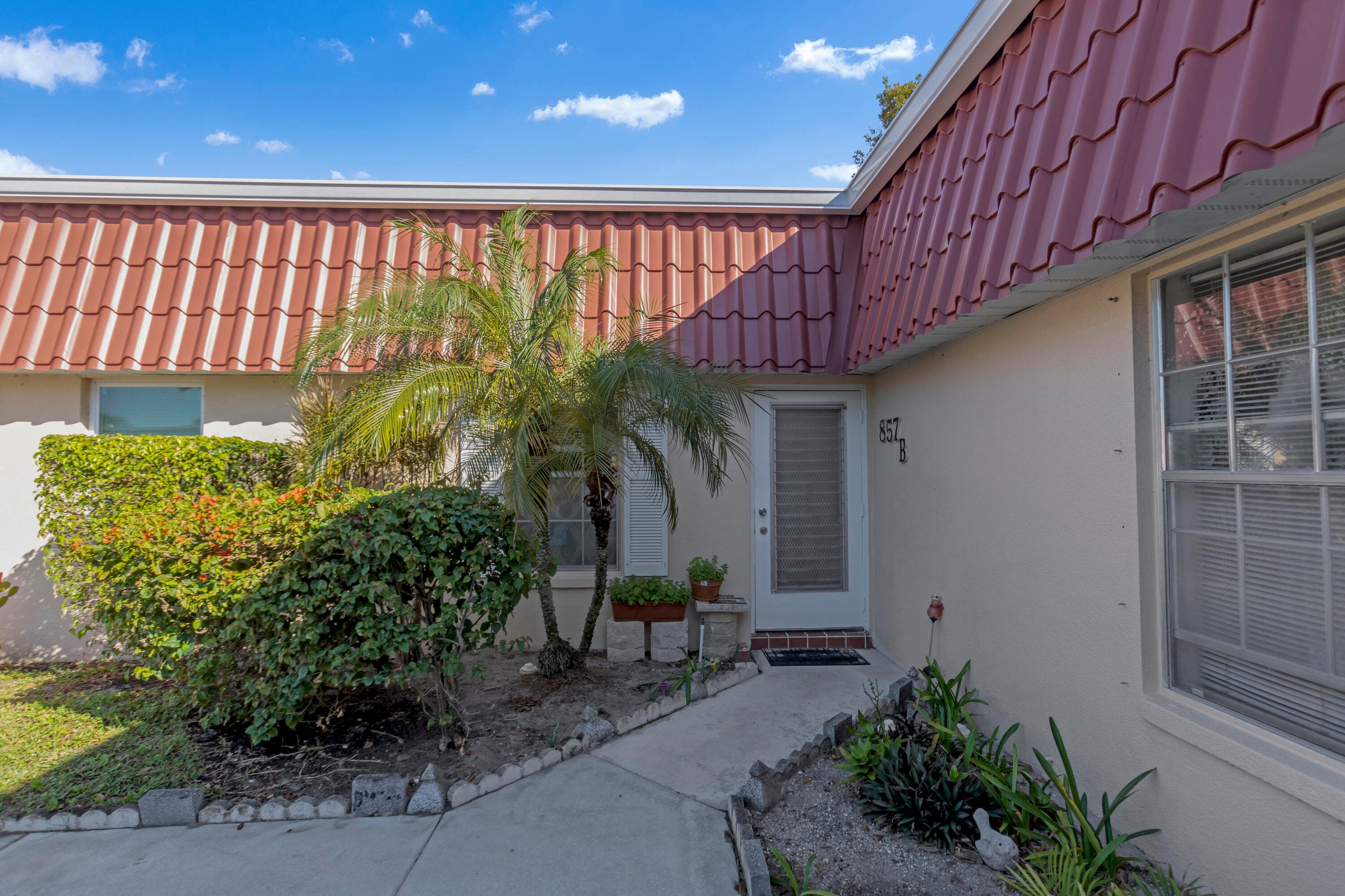 857 Worcester B Lane B, Lake Worth, FL 33467 — photo 3 of 40