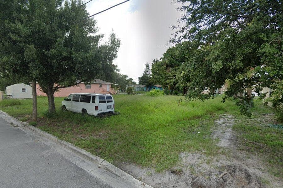 1510 Avenue J, Fort Pierce, FL 34950 — photo 2 of 2