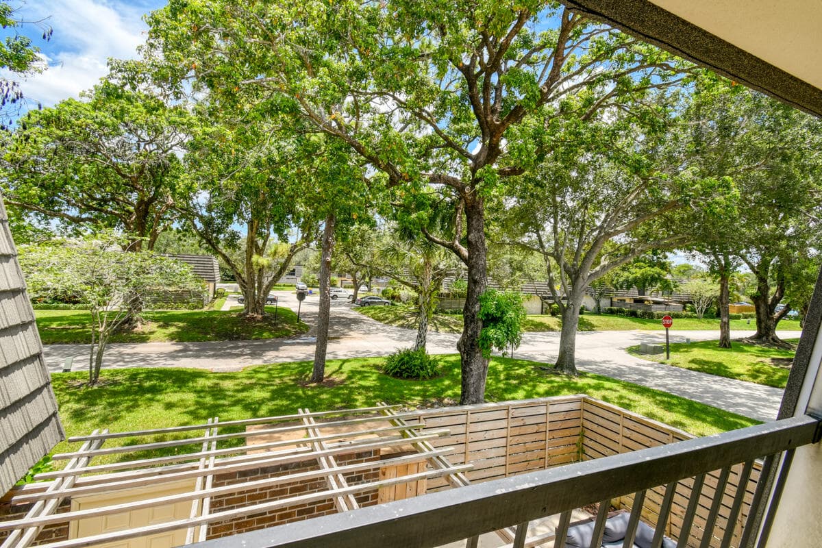 630 6th Terrace, Palm Beach Gardens, FL 33418 — photo 34 of 56