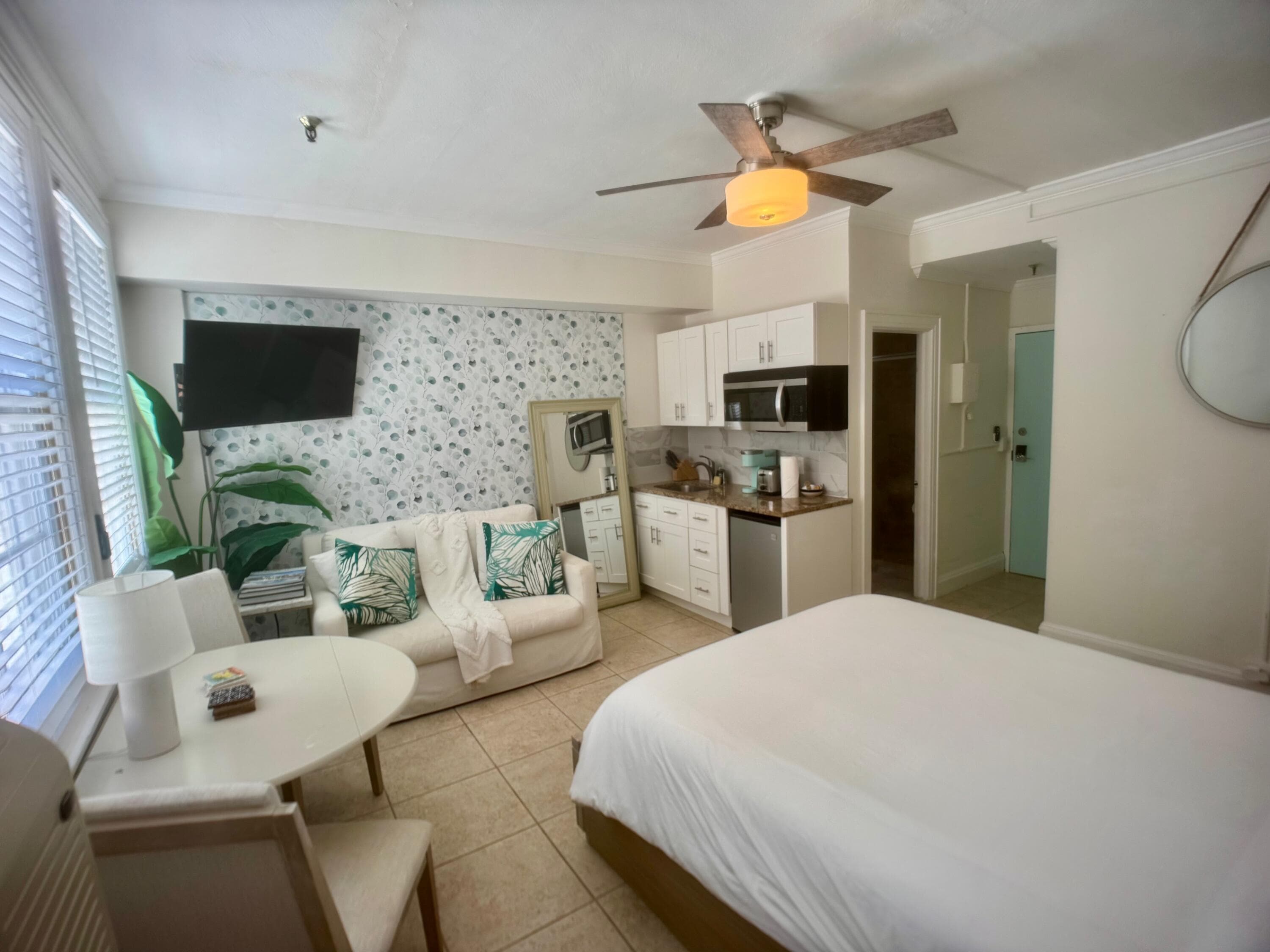 235 Sunrise Avenue Unit # 2008, Palm Beach, FL 33480 — photo 12 of 20