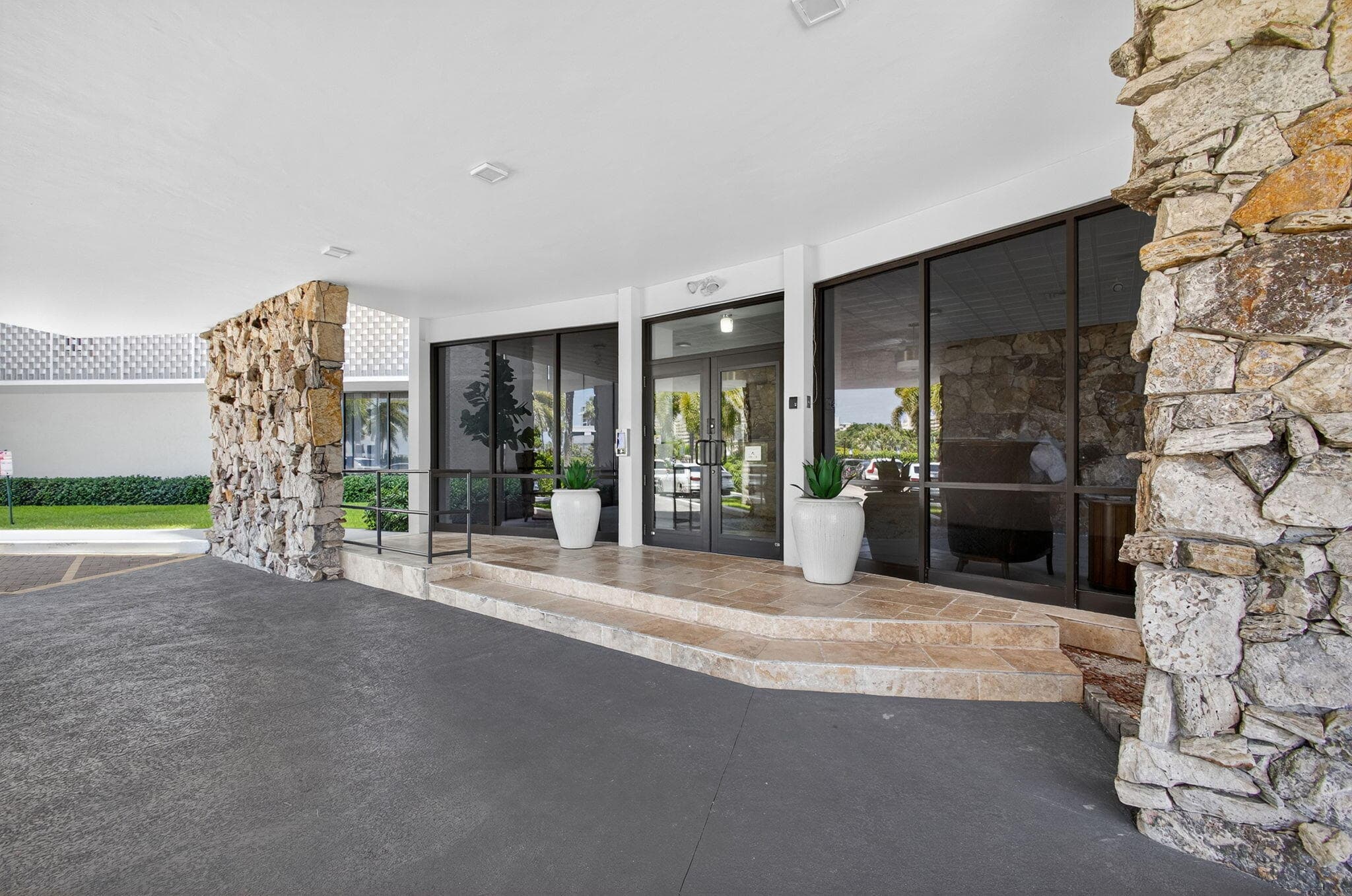 336 Golfview Road 905, North Palm Beach, FL 33408 — photo 6 of 51