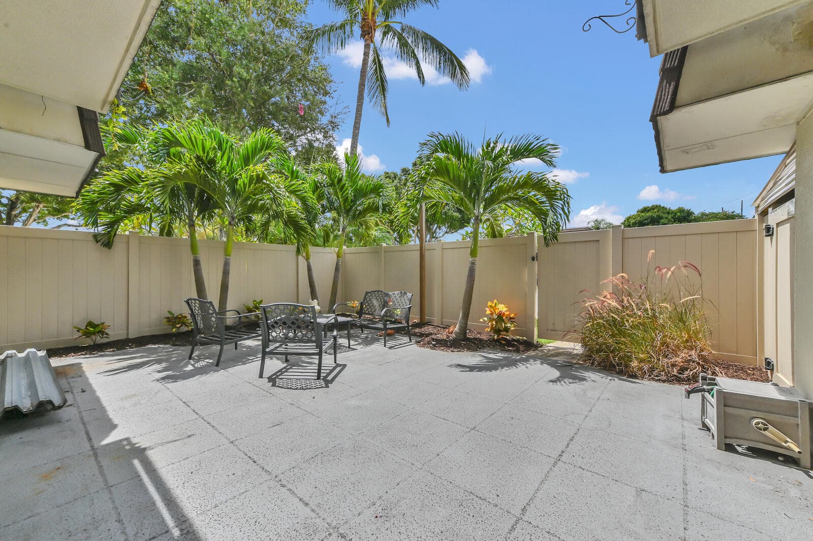 7315 73rd Way, West Palm Beach, FL 33407 — photo 4 of 19