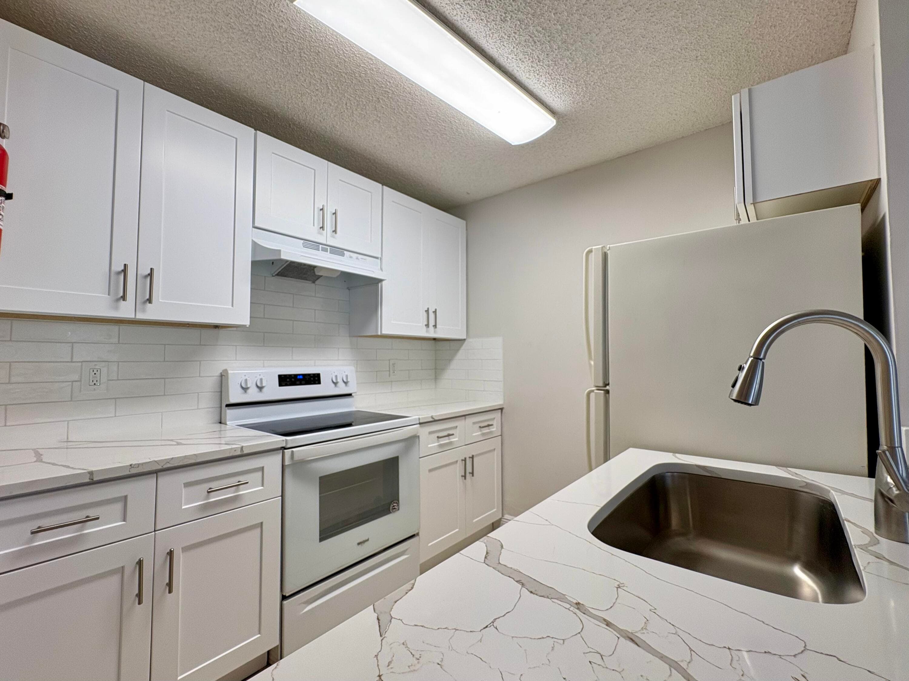 1830 W Meadows Circle 1830, Boynton Beach, FL 33436 — photo 2 of 40