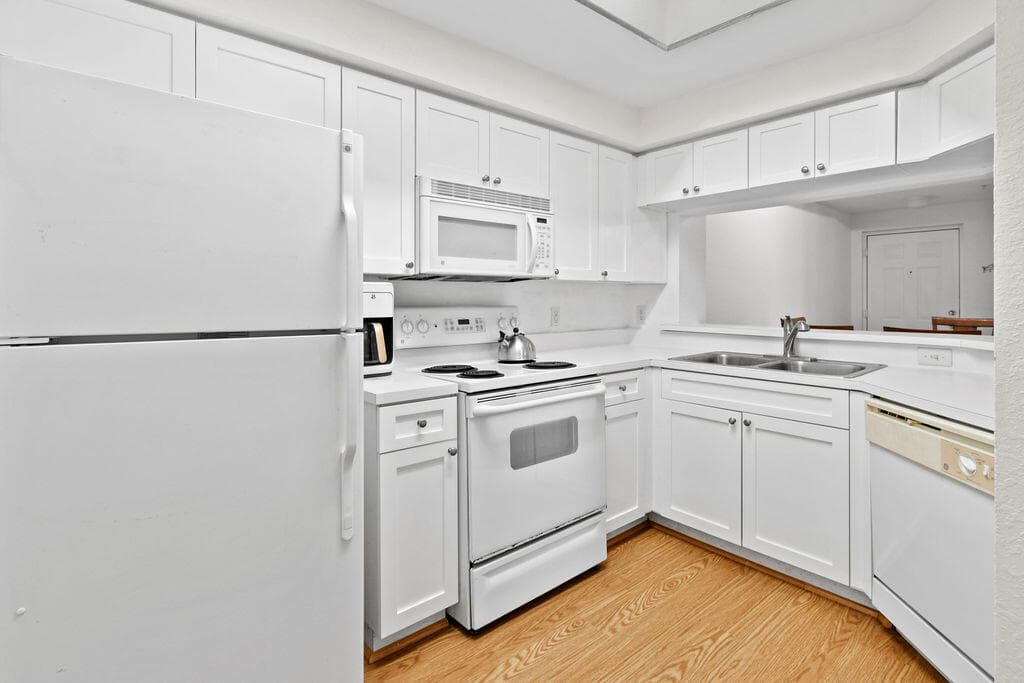 2727 Anzio Court 307, Palm Beach Gardens, FL 33410 — photo 8 of 44