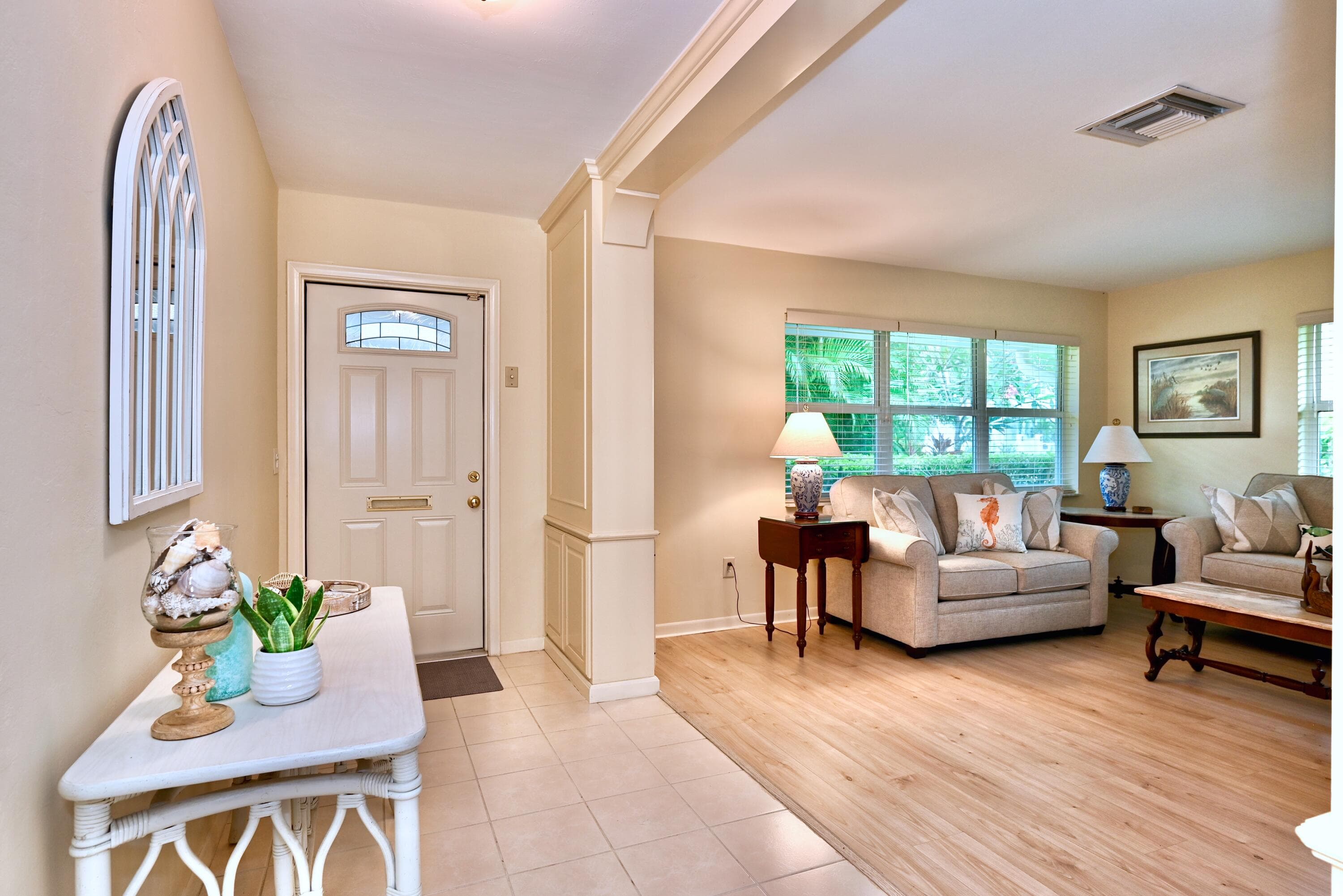 129 Alhambra Place, West Palm Beach, FL 33405 — photo 4 of 41