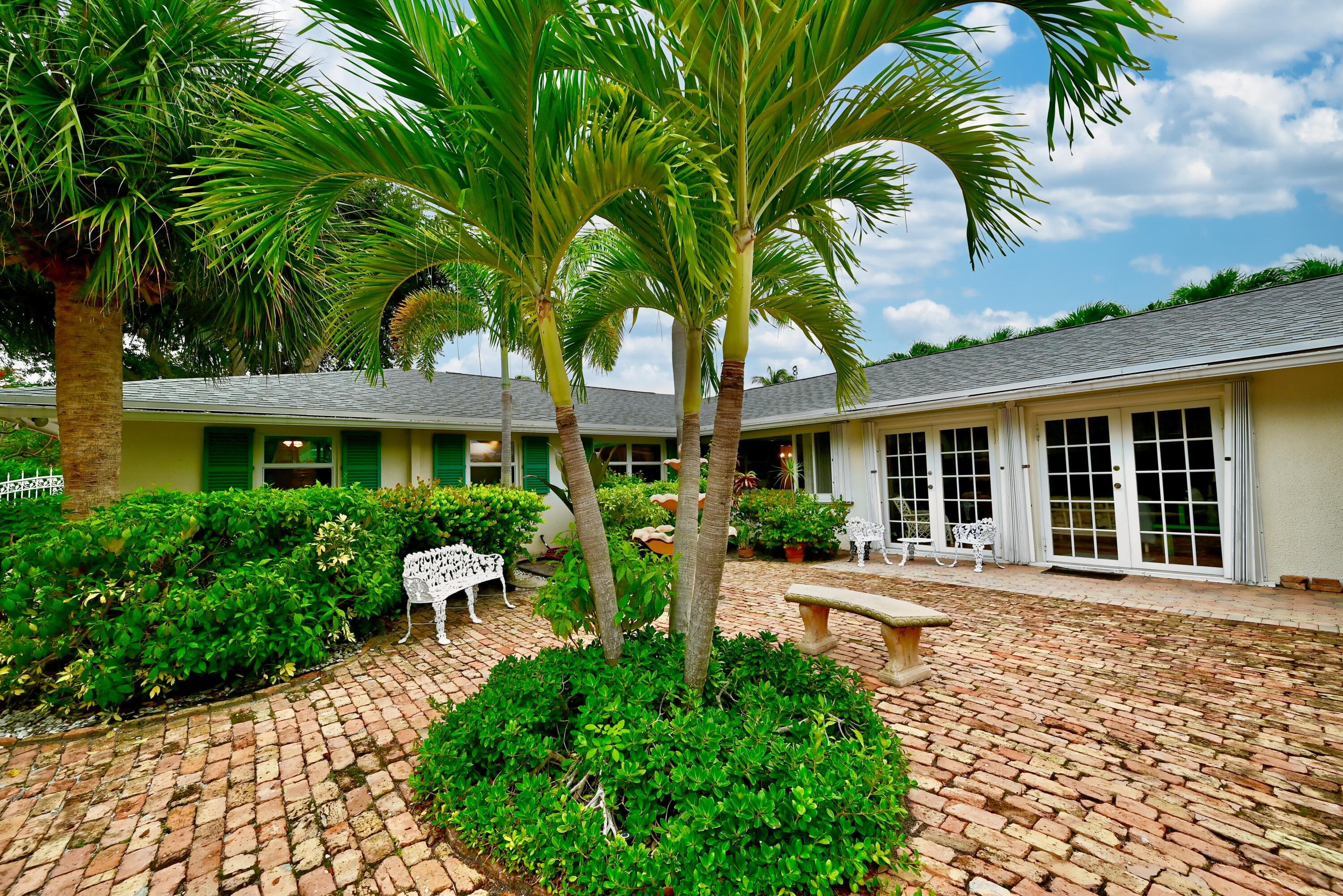 129 Alhambra Place, West Palm Beach, FL 33405 — photo 33 of 41