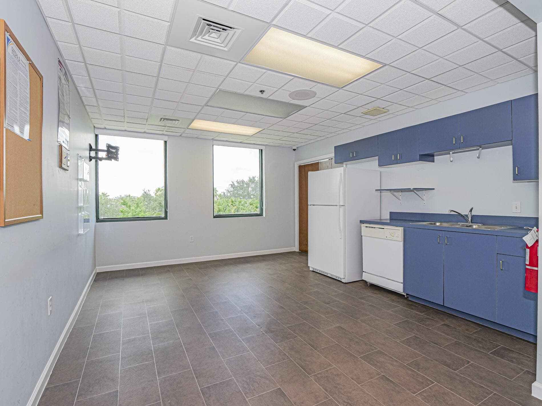 3755 7th Terrace Suite M, Vero Beach, FL 32960 — photo 11 of 13