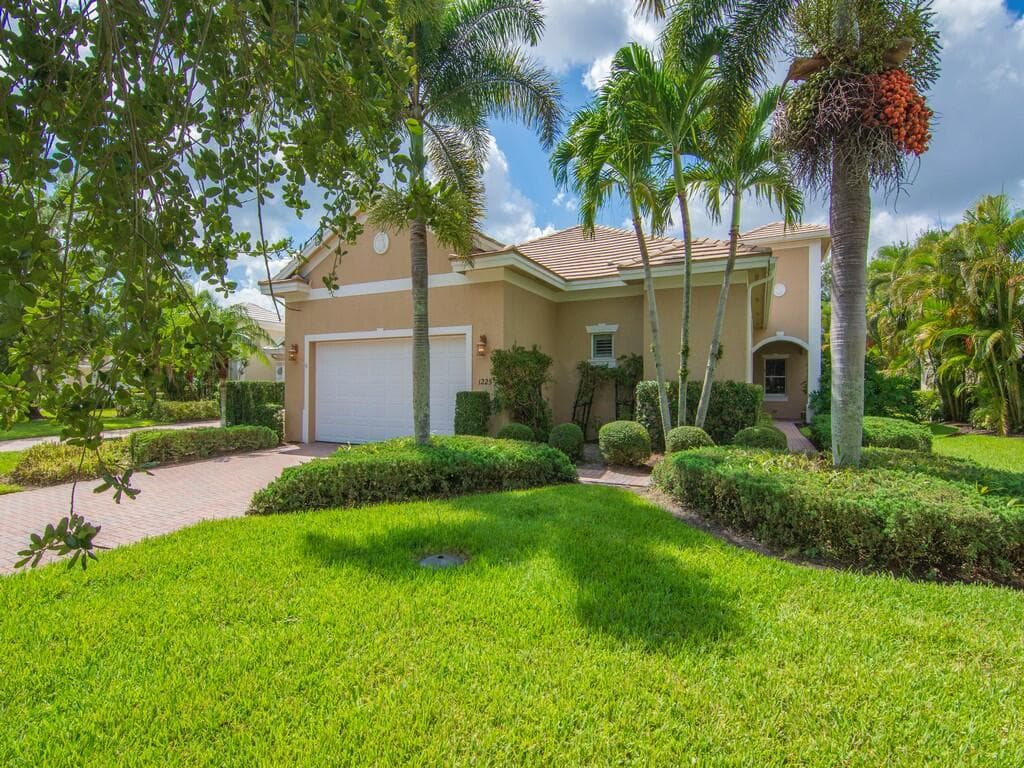 1225 Riverwind Circle, Vero Beach, FL 32967 — photo 32 of 35